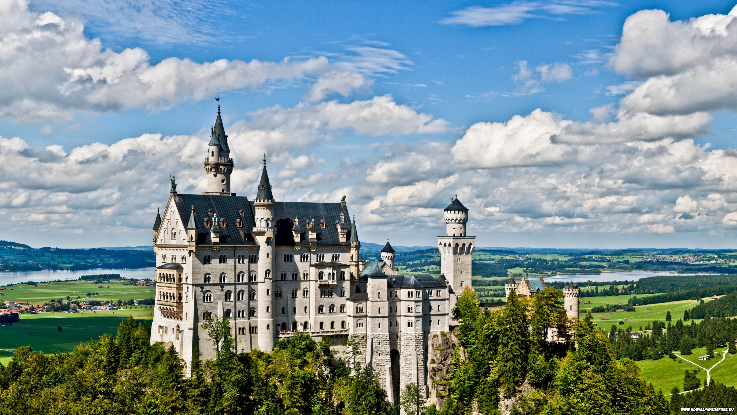 Neuschwanstein Castle Wallpapers