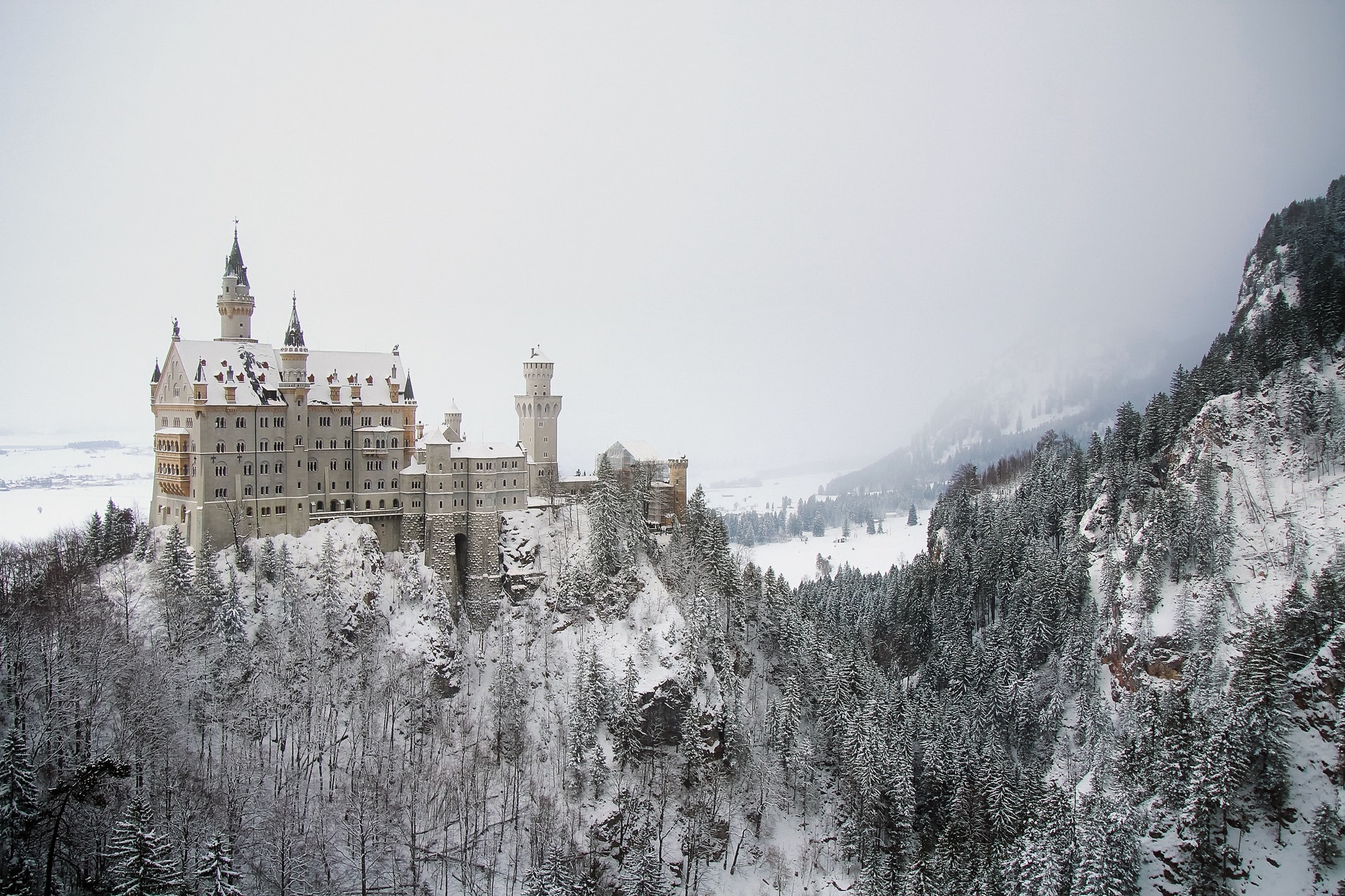 Neuschwanstein Castle Wallpapers