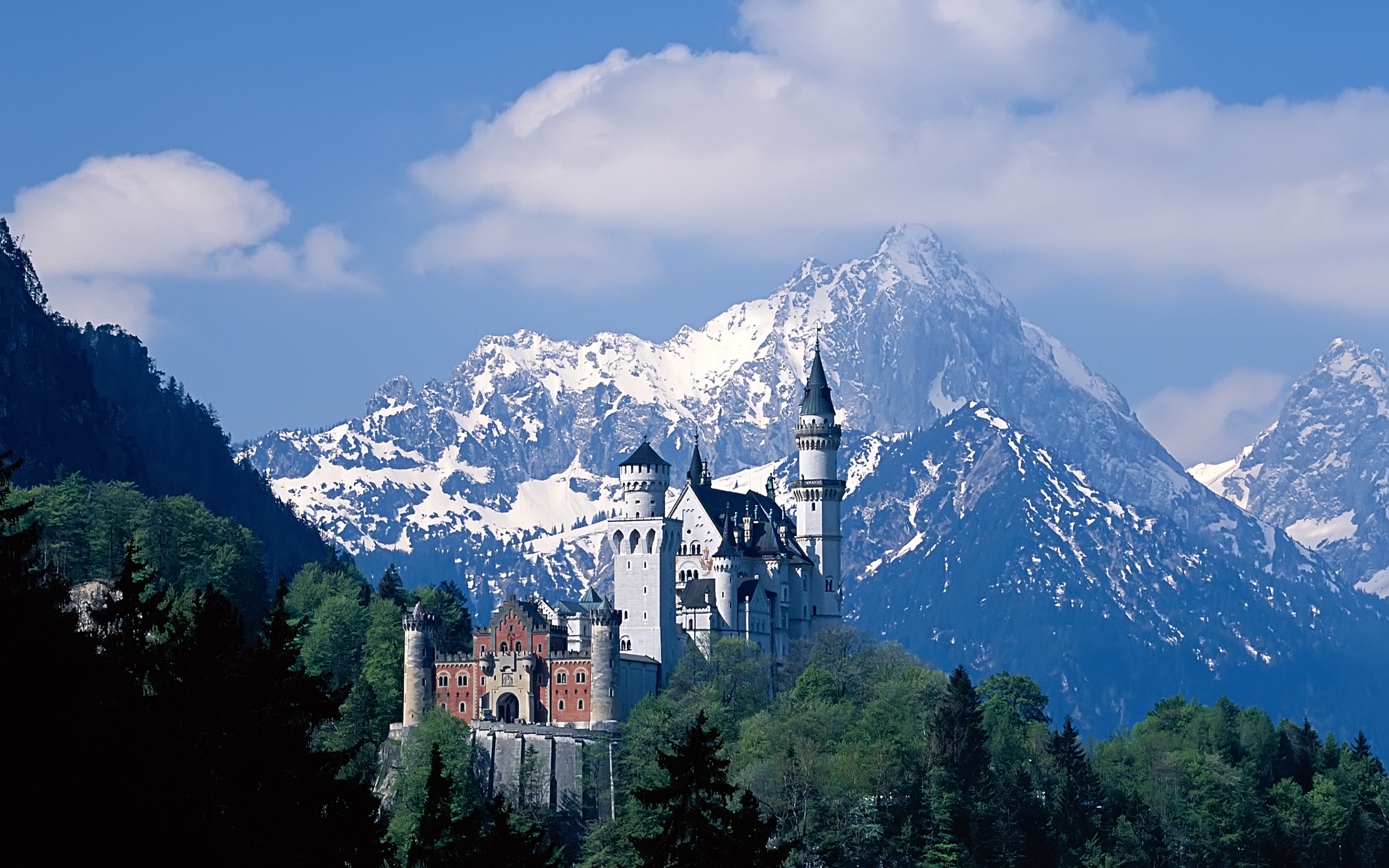 Neuschwanstein Castle Wallpapers