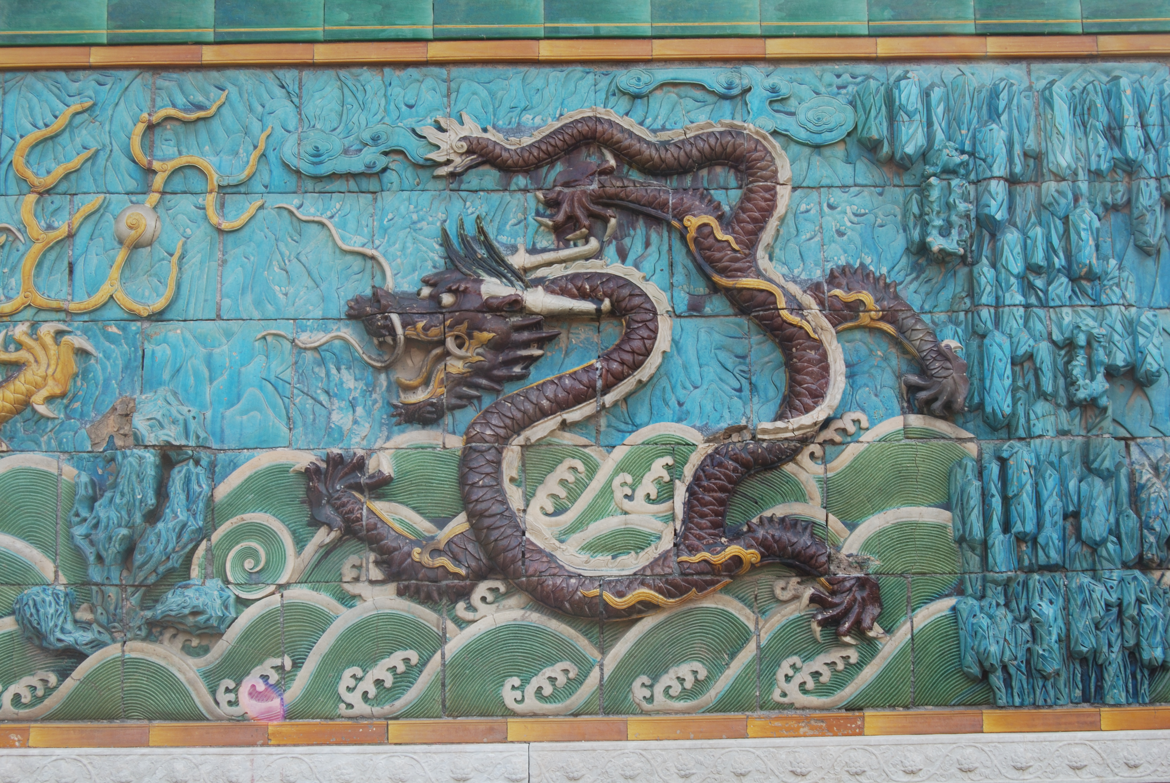 Nine-Dragon Wall Wallpapers