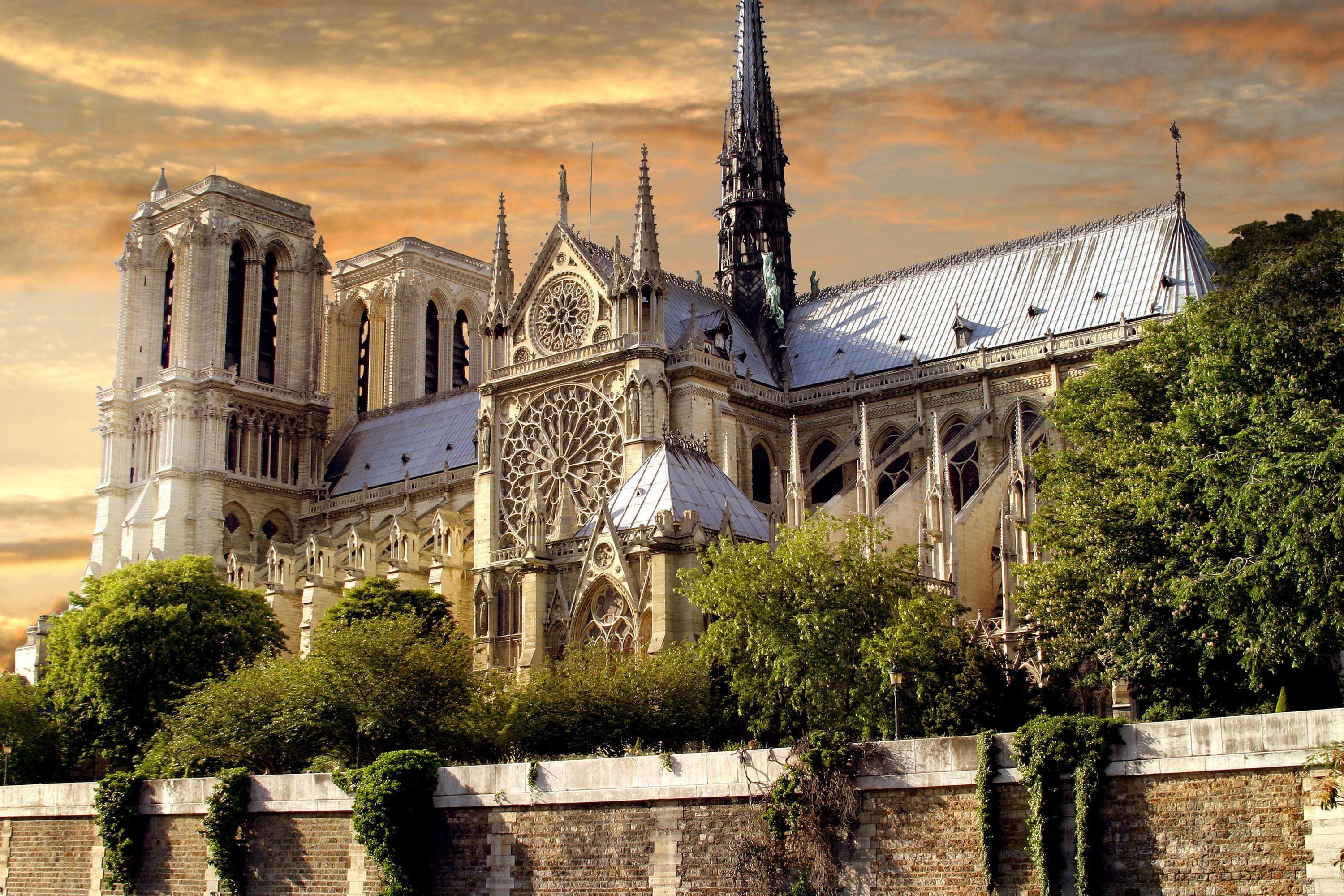 Notre-Dame Cathedral Wallpapers