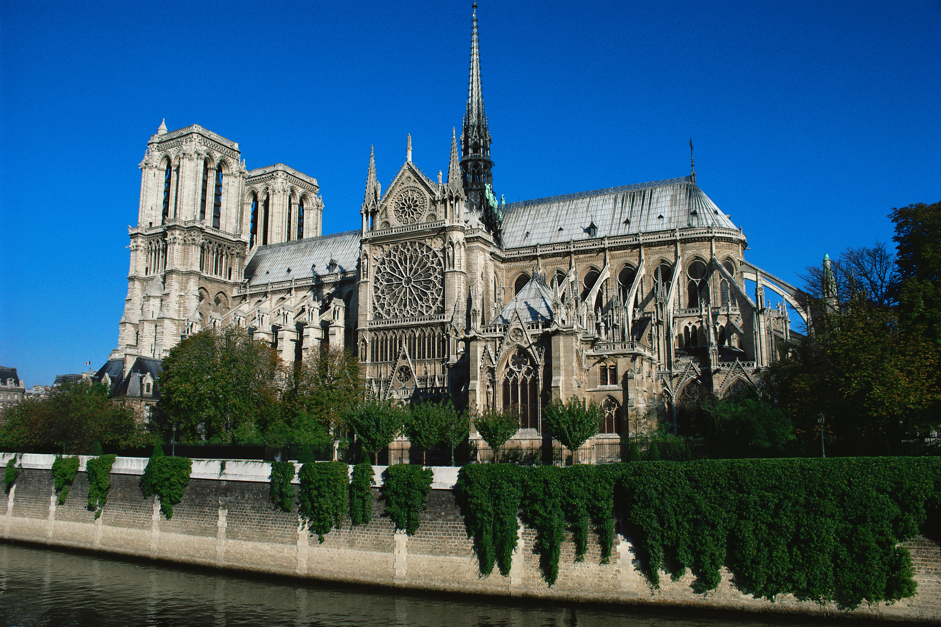 Notre-Dame Cathedral Wallpapers