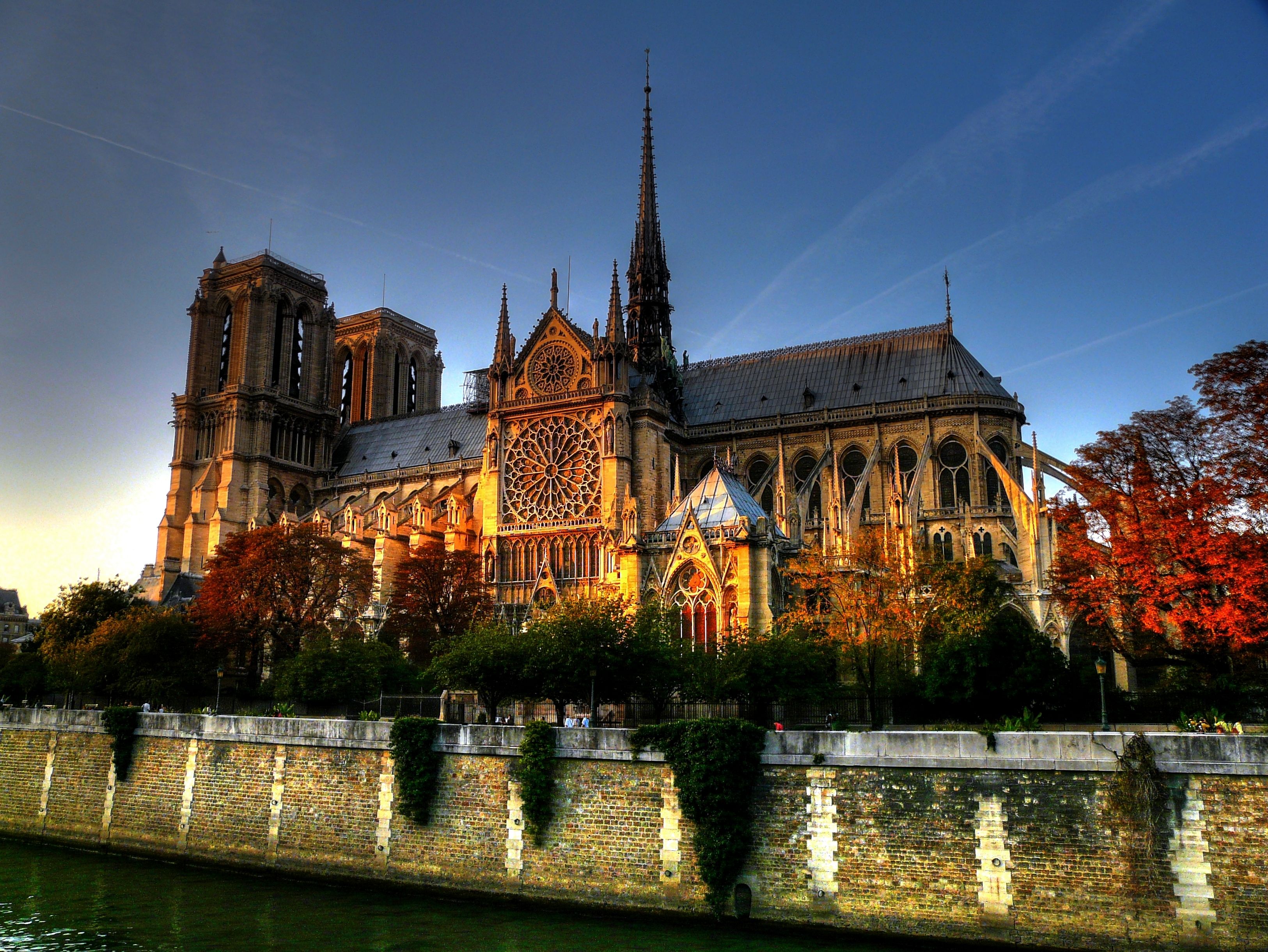 Notre-Dame Cathedral Wallpapers