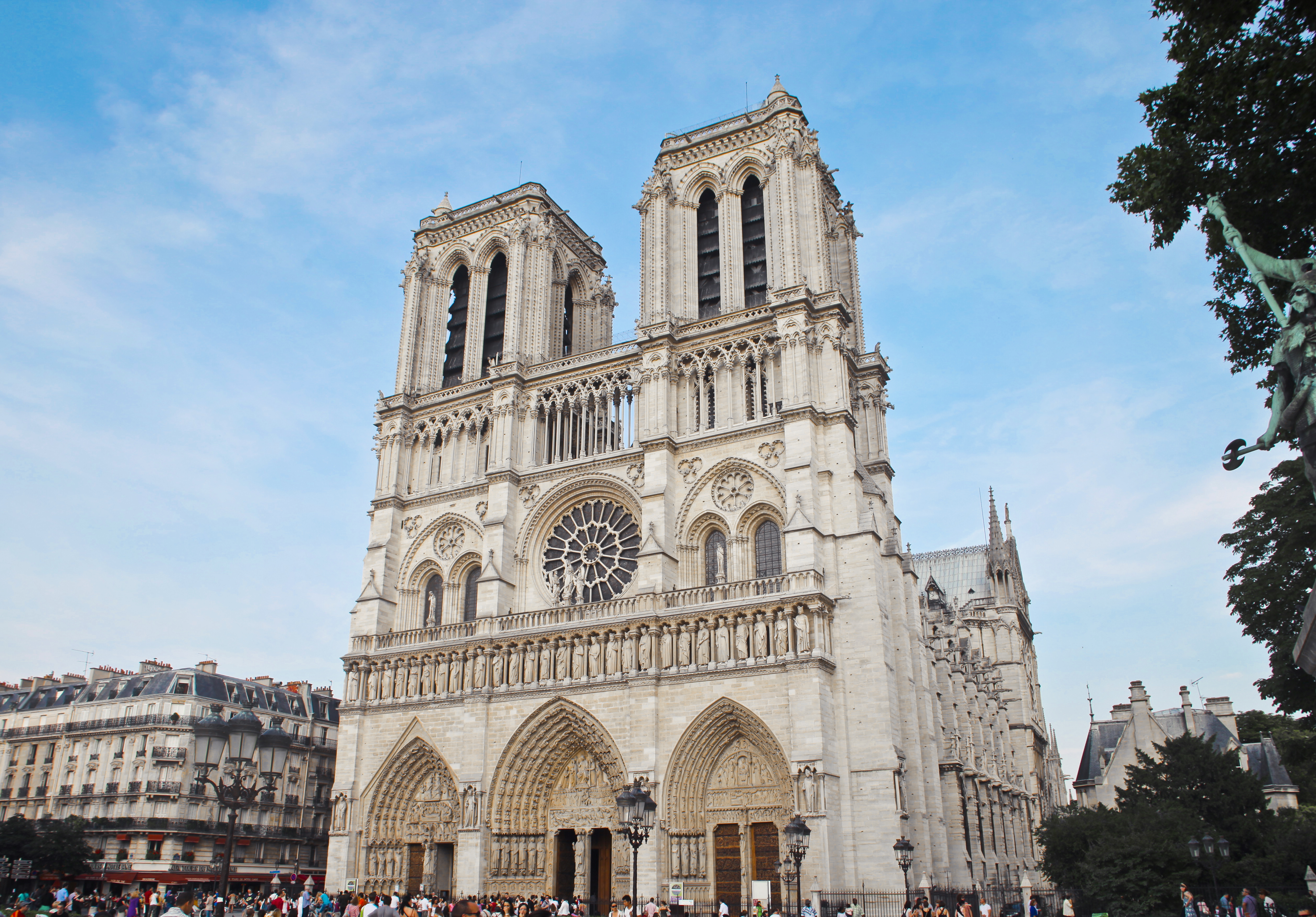 Notre-Dame Cathedral Wallpapers