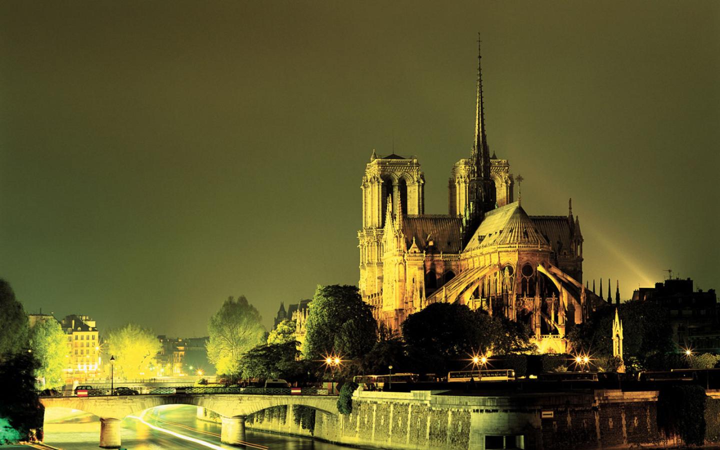 Notre-Dame Cathedral Wallpapers