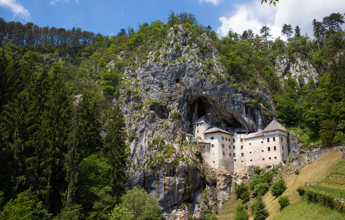 Predjama Castle Wallpapers