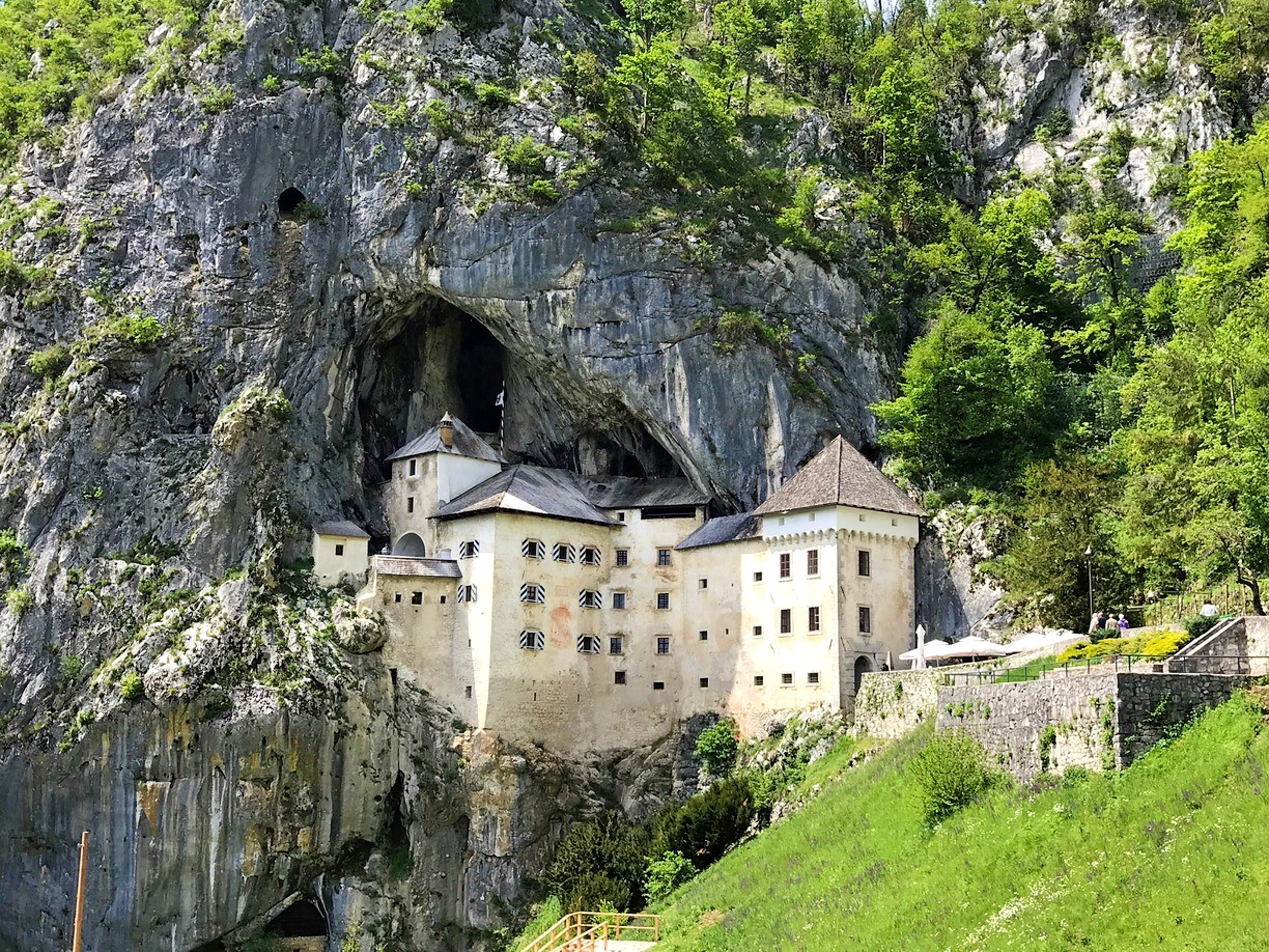 Predjama Castle Wallpapers