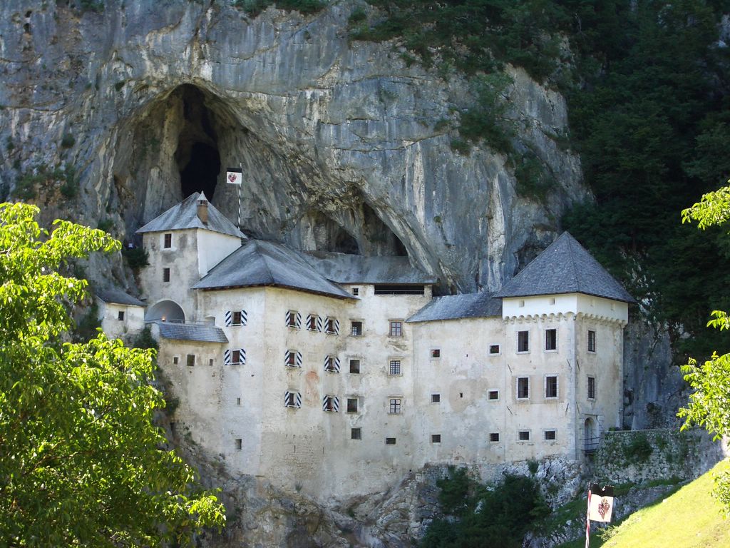 Predjama Castle Wallpapers