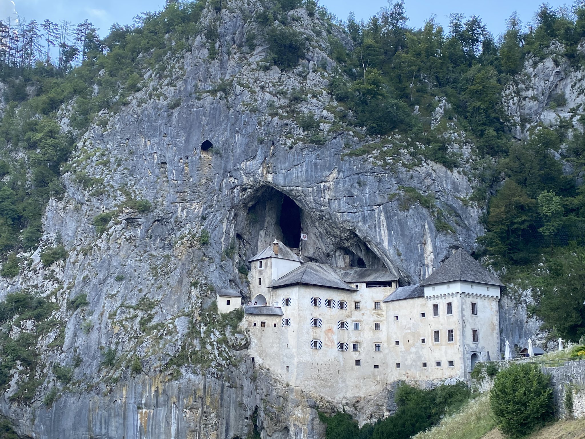 Predjama Castle Wallpapers