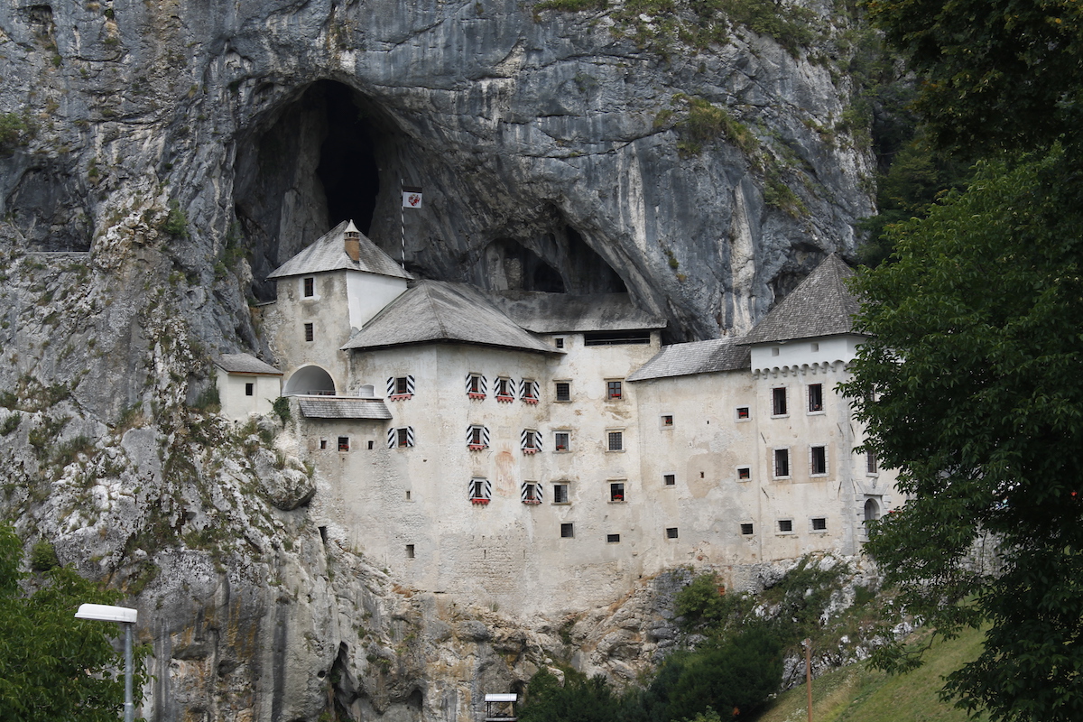 Predjama Castle Wallpapers