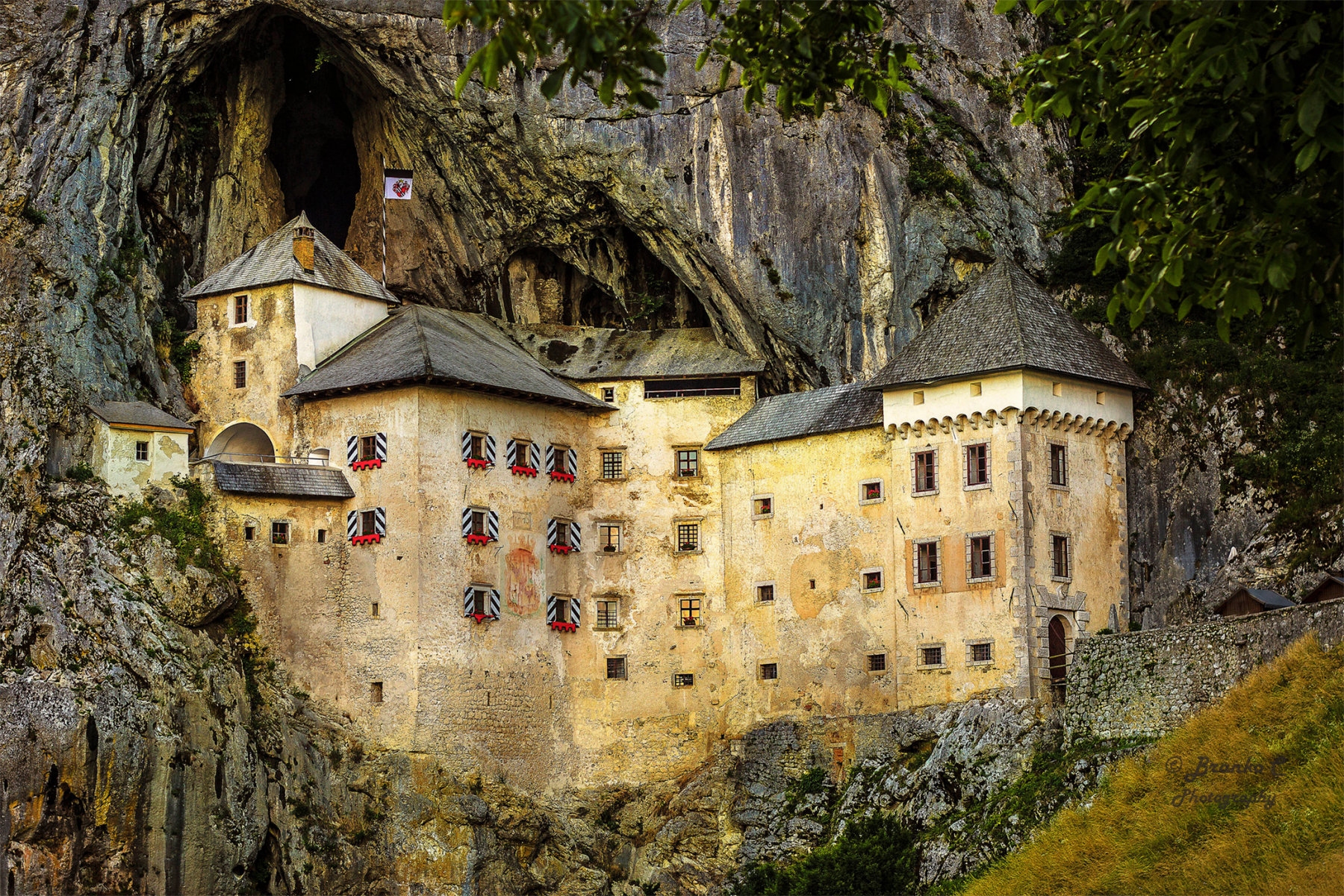 Predjama Castle Wallpapers