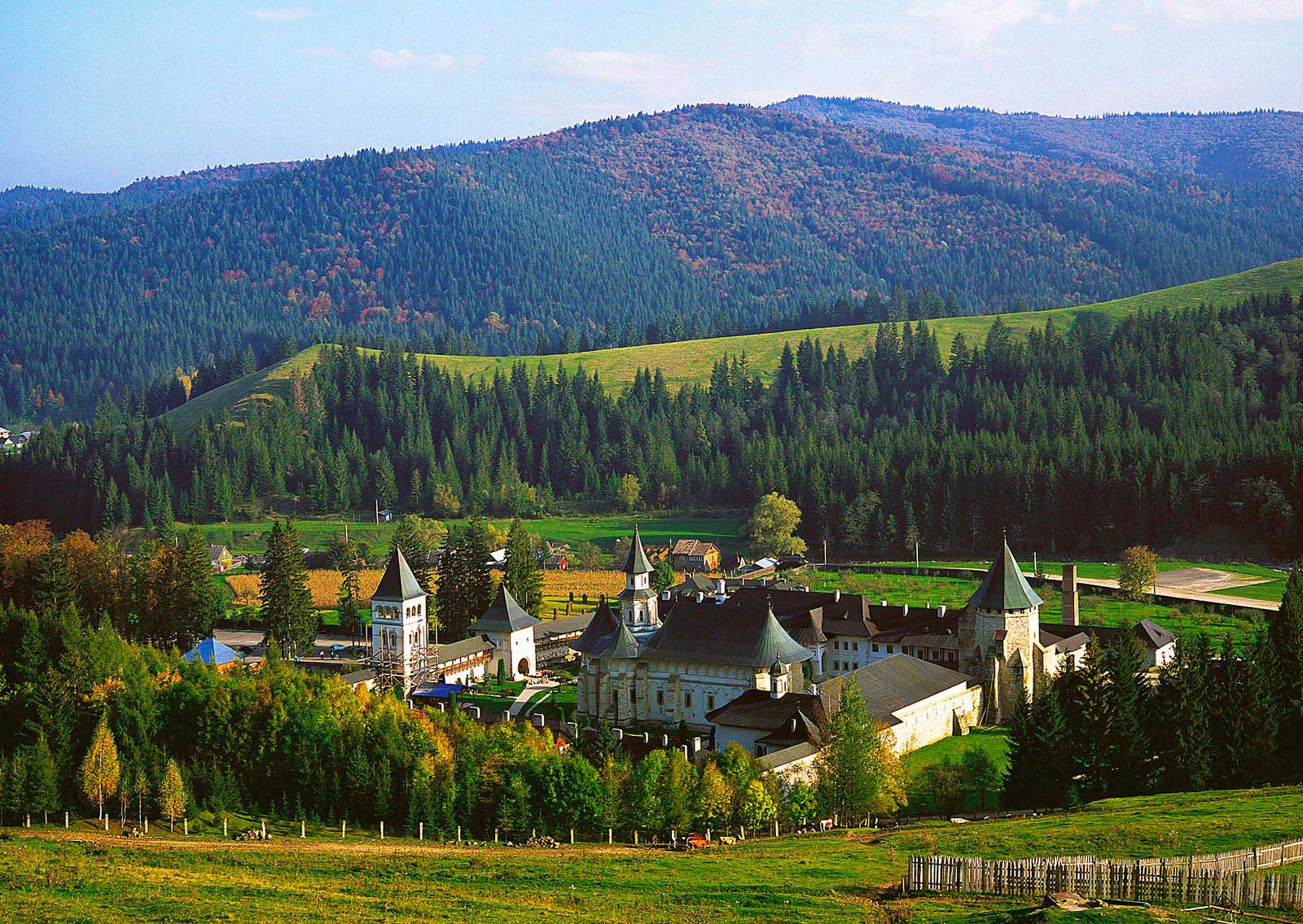 Putna Monastery Wallpapers