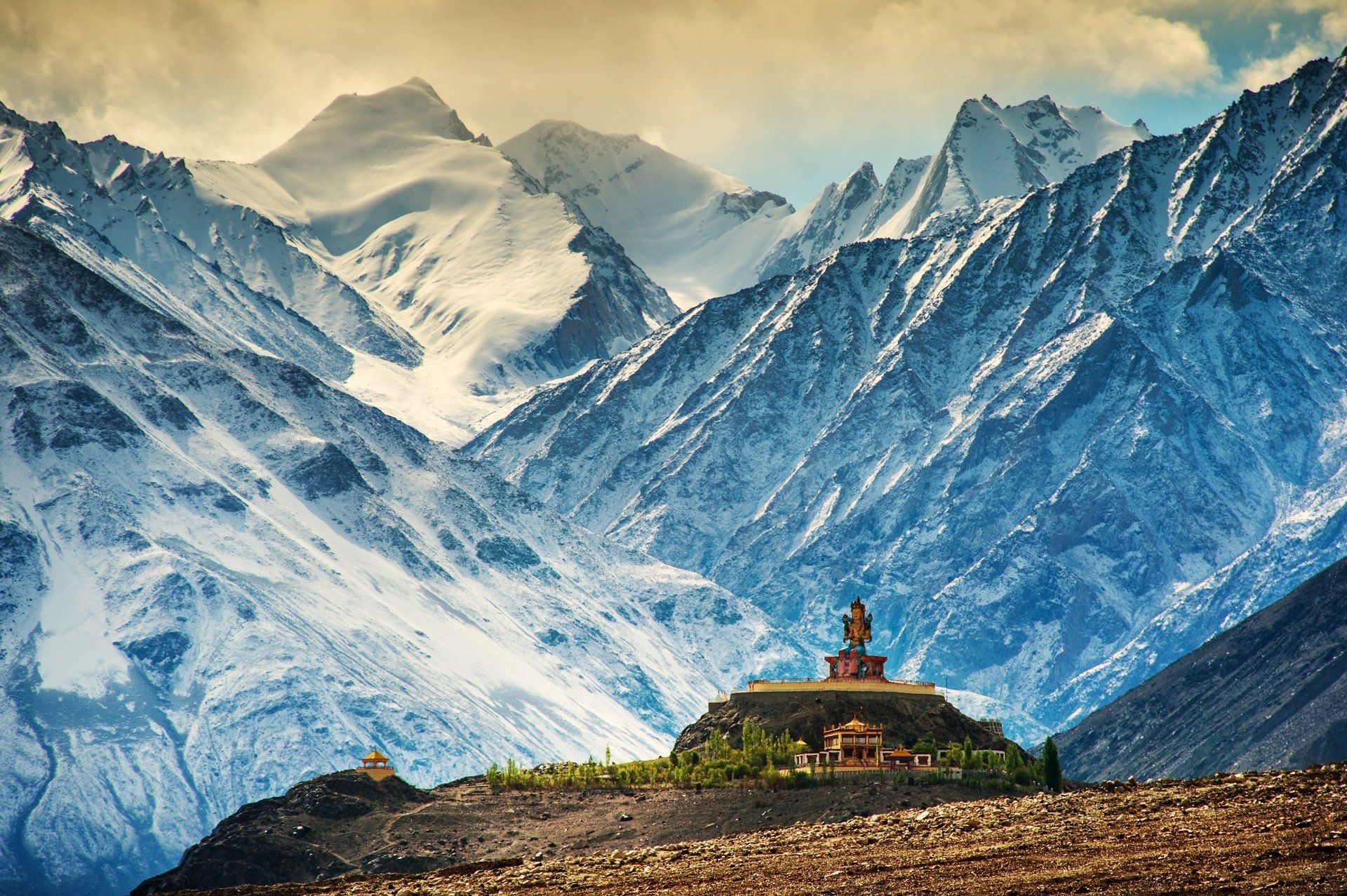 Putna Monastery Wallpapers