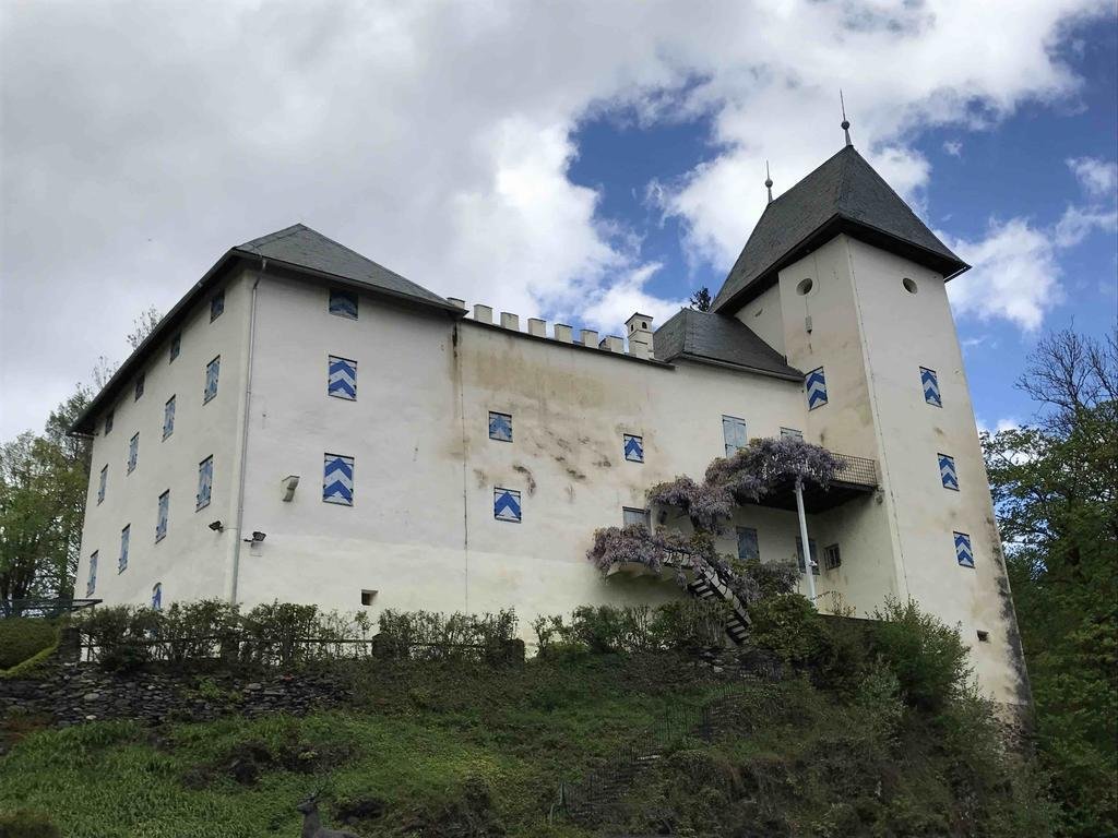 Reifnitz Castle Wallpapers
