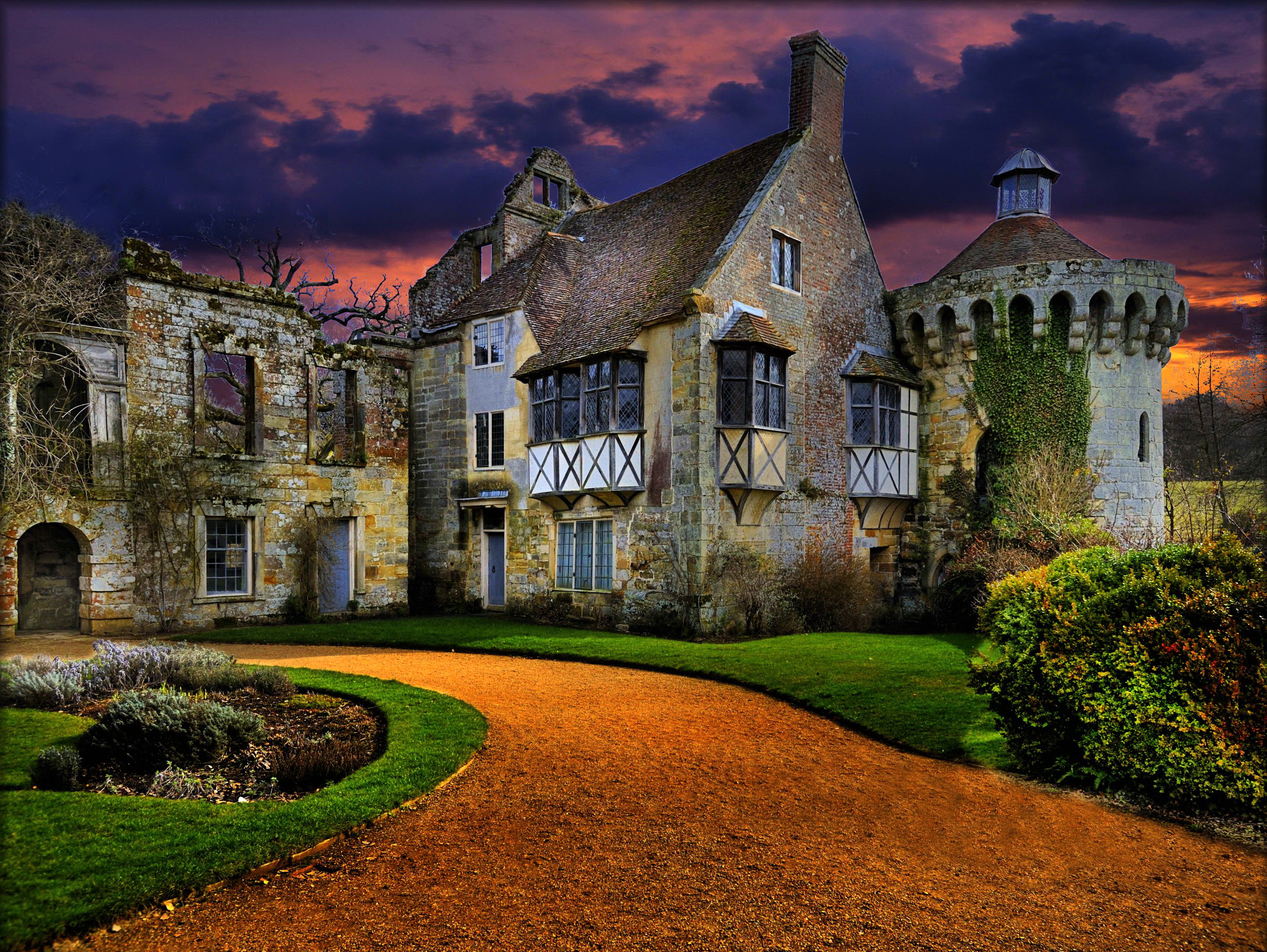 Scotney Castle Wallpapers