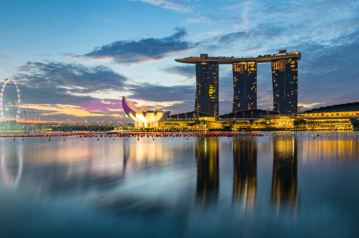 Singapore Building Reflection On Lake Wallpapers