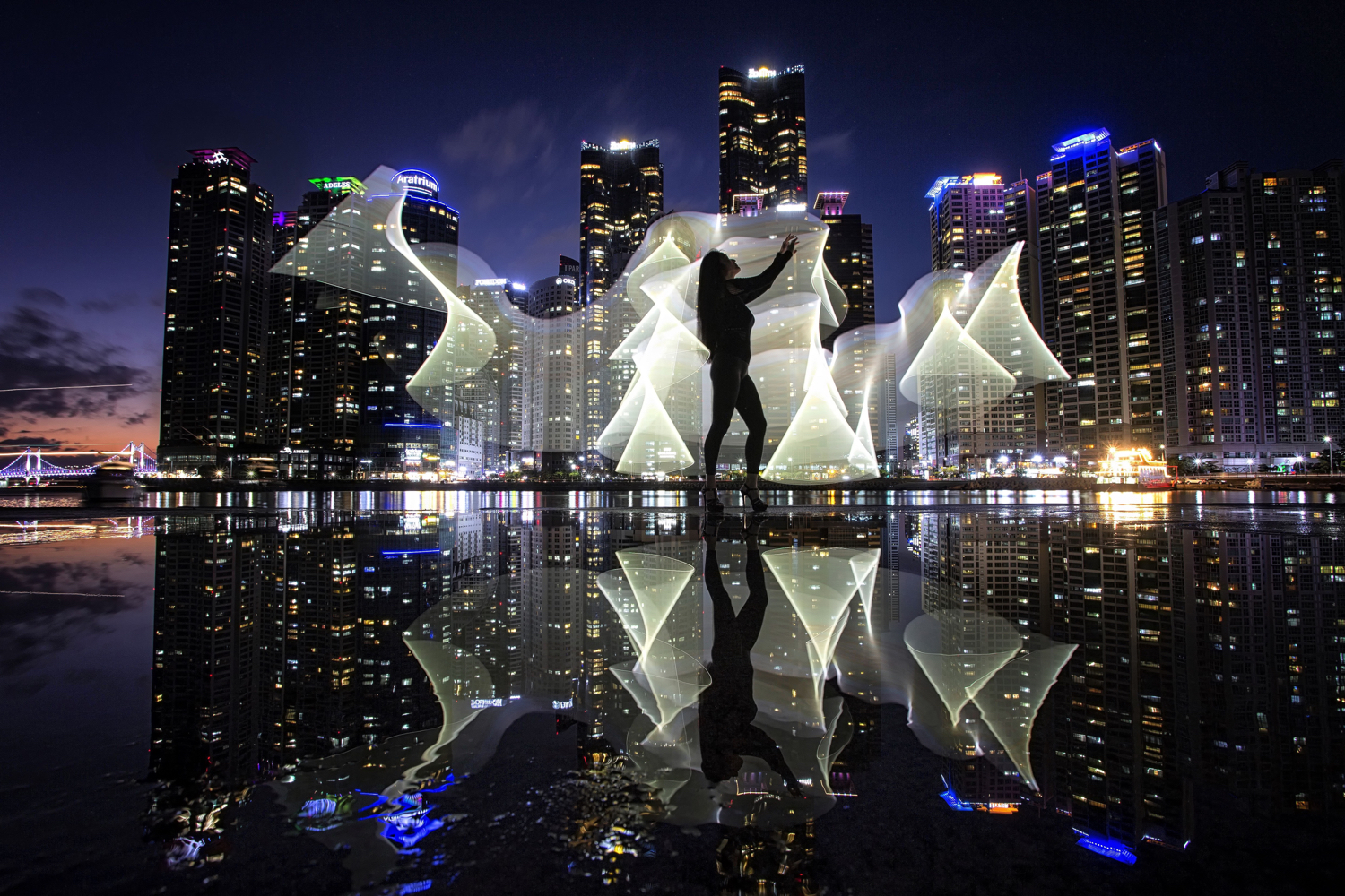 Singapore Building Reflection On Lake Wallpapers