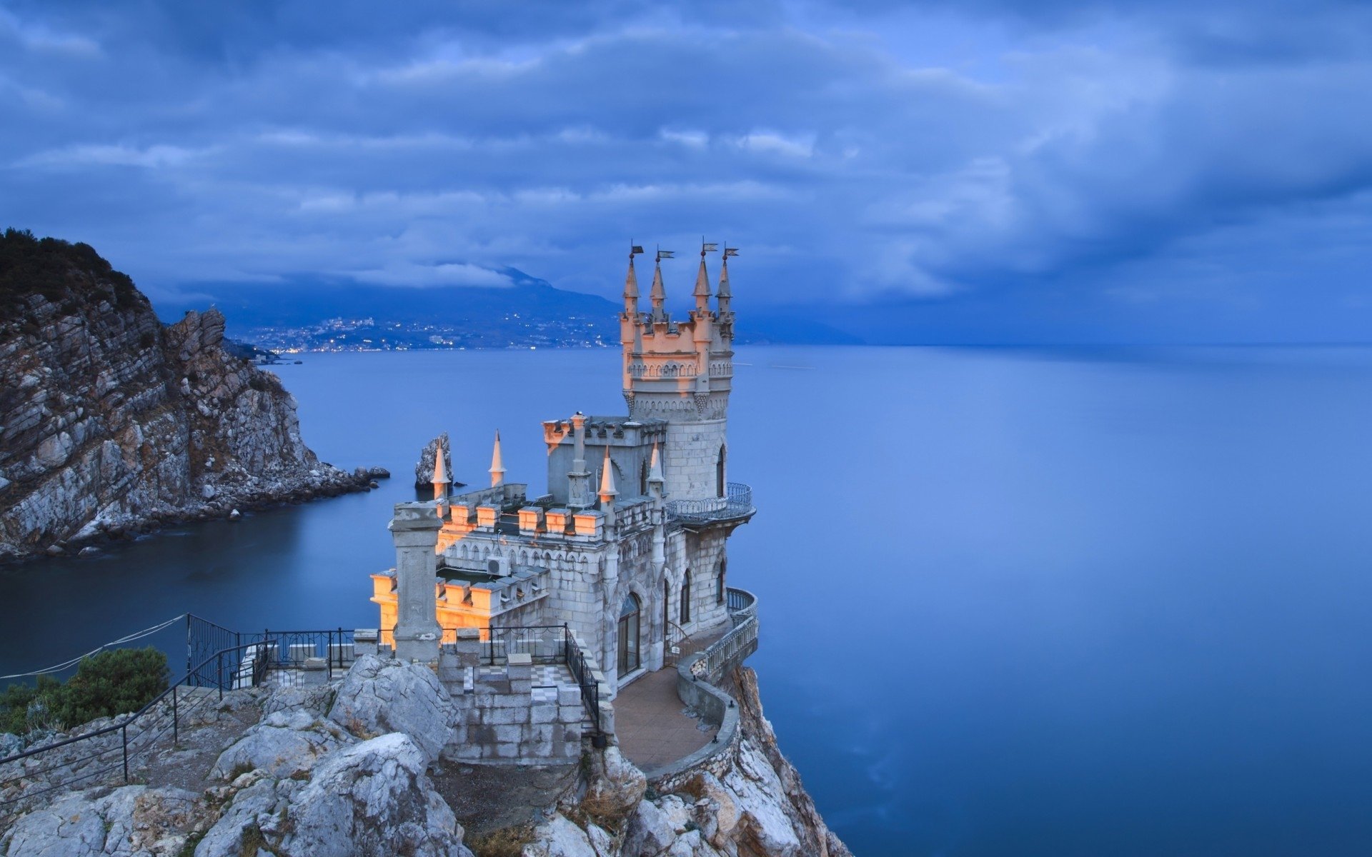 Swallow'S Nest Wallpapers