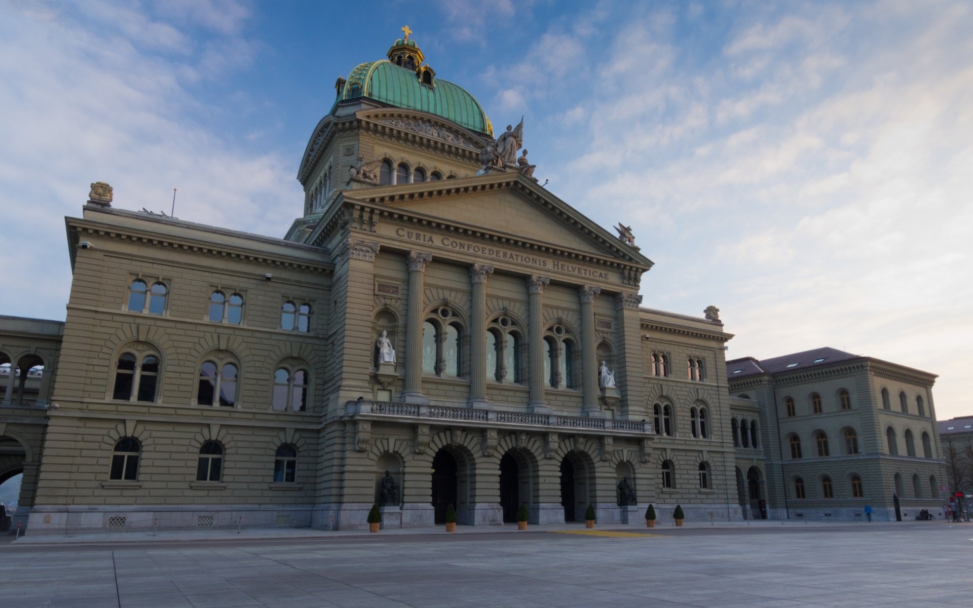 Swiss Parliament Building Wallpapers