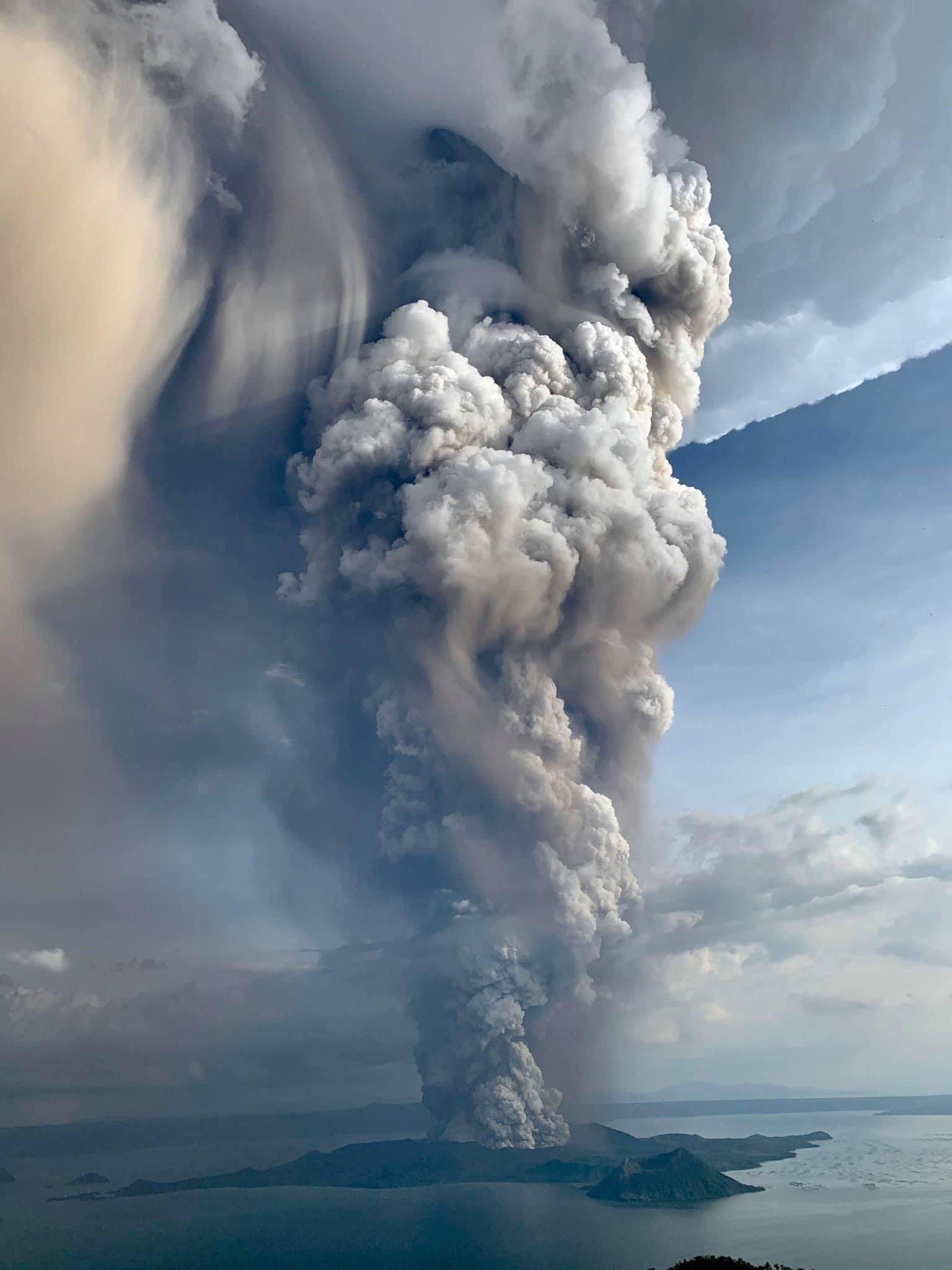 Taal Volcano Wallpapers