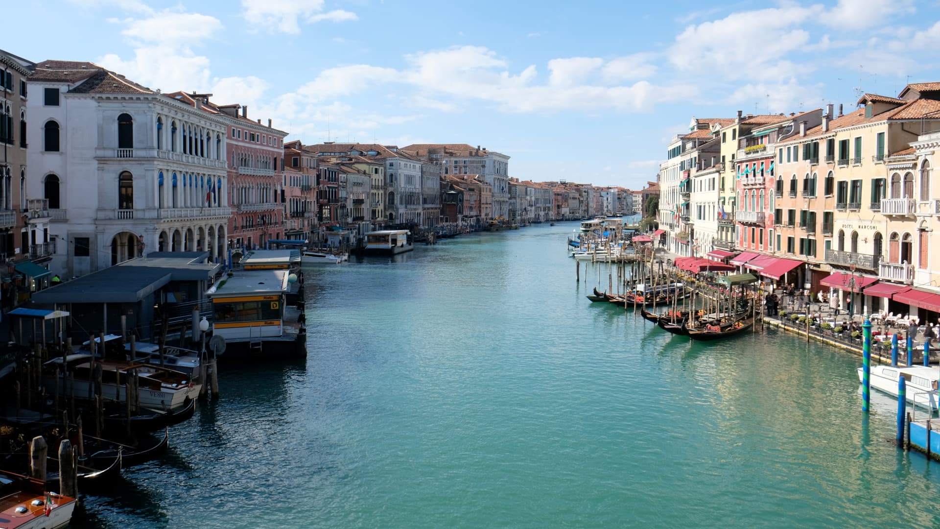 Venice City Boats Wallpapers