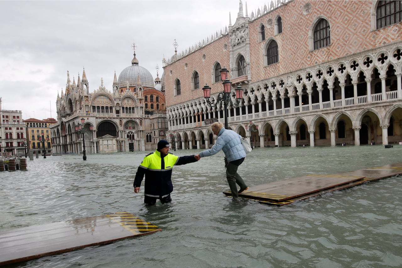 Venice In Rain Italy Wallpapers