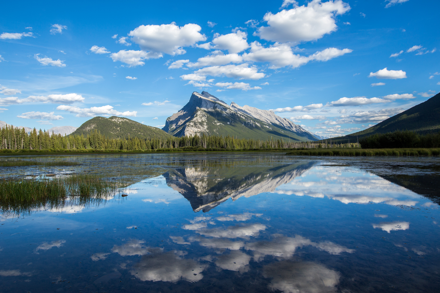 Vermillion Lakes Mount Rundle In Banff National Park Wallpapers