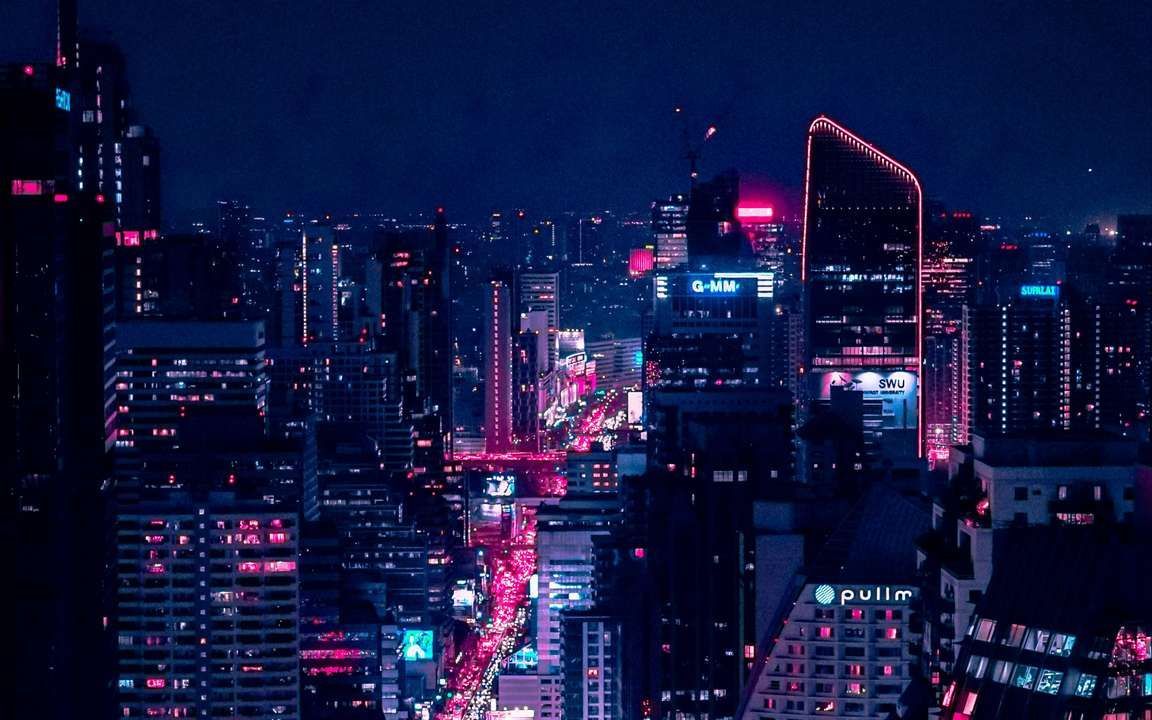 Watching Over The City 4K Wallpapers