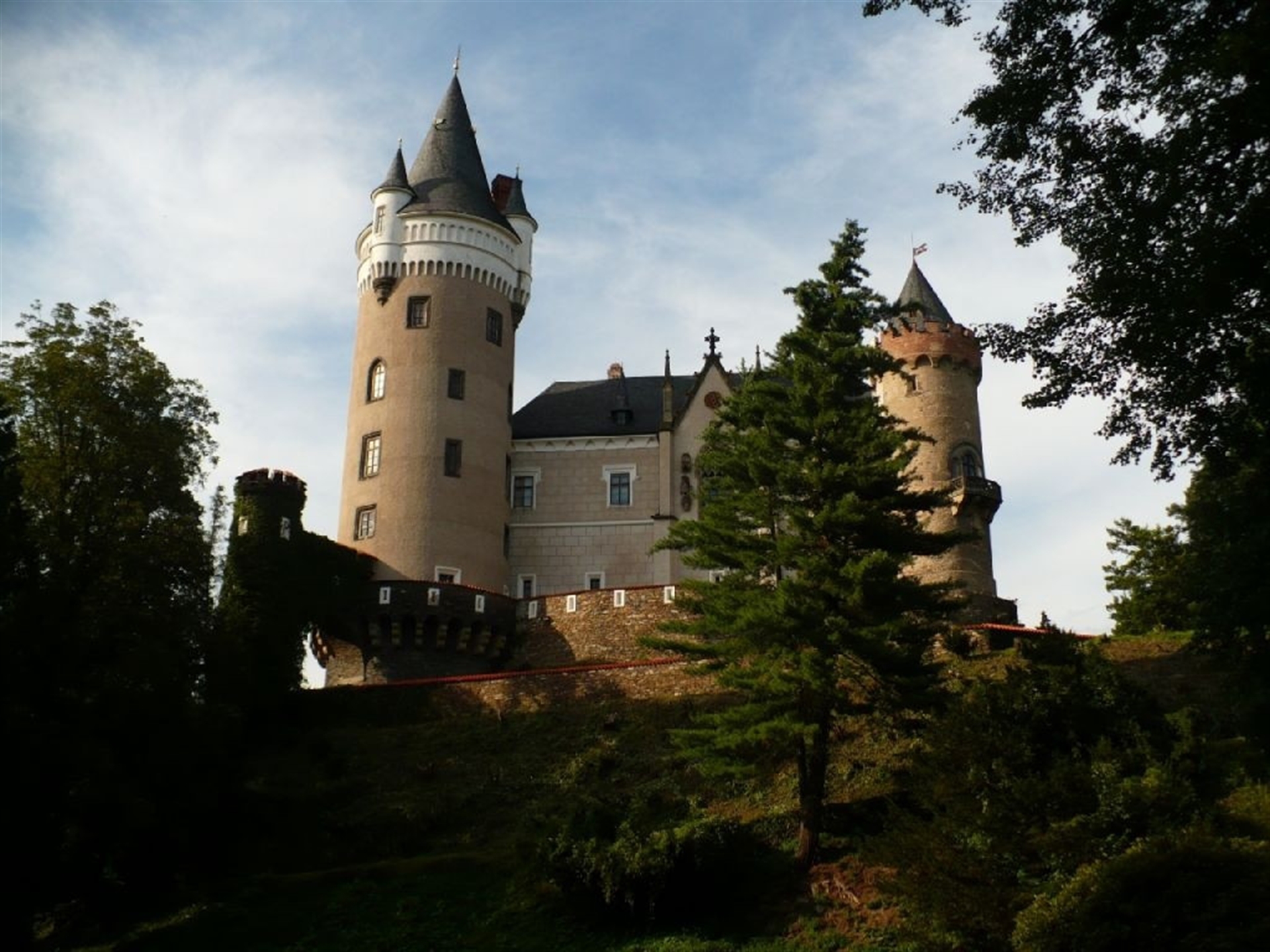 Zleby Castle Wallpapers