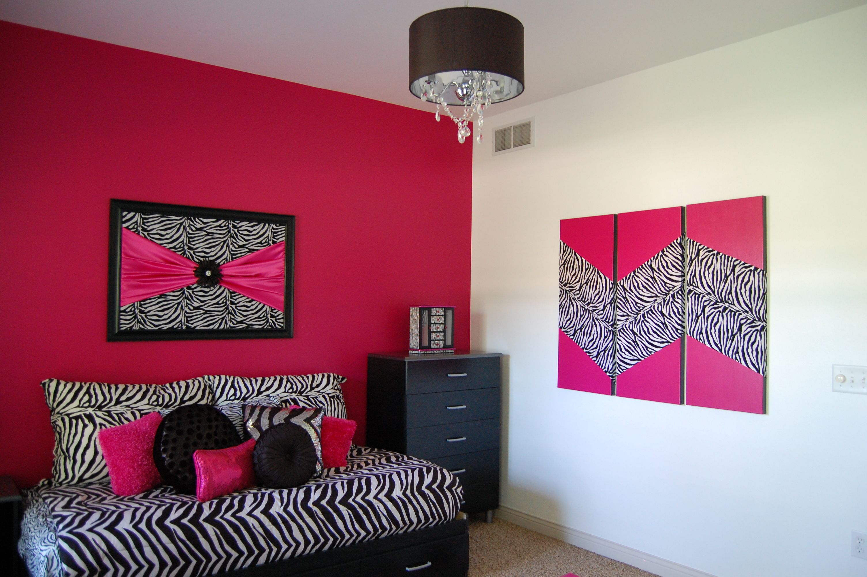 Pink Zebra Room Wallpapers