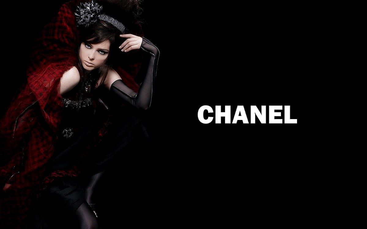 Red Chanel Wallpapers