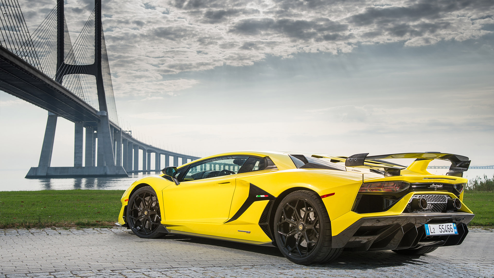 Yellow Lamborghini Aventador Wallpapers