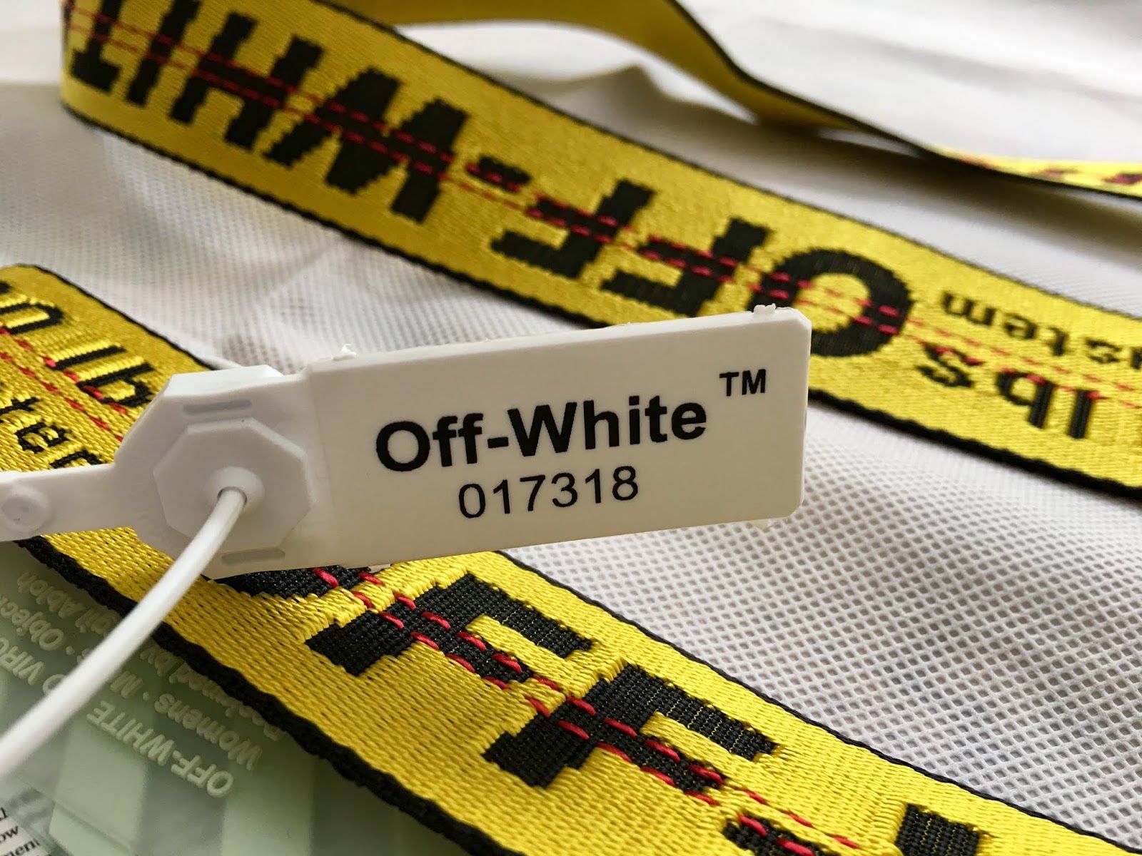 Yellow Off White Wallpapers