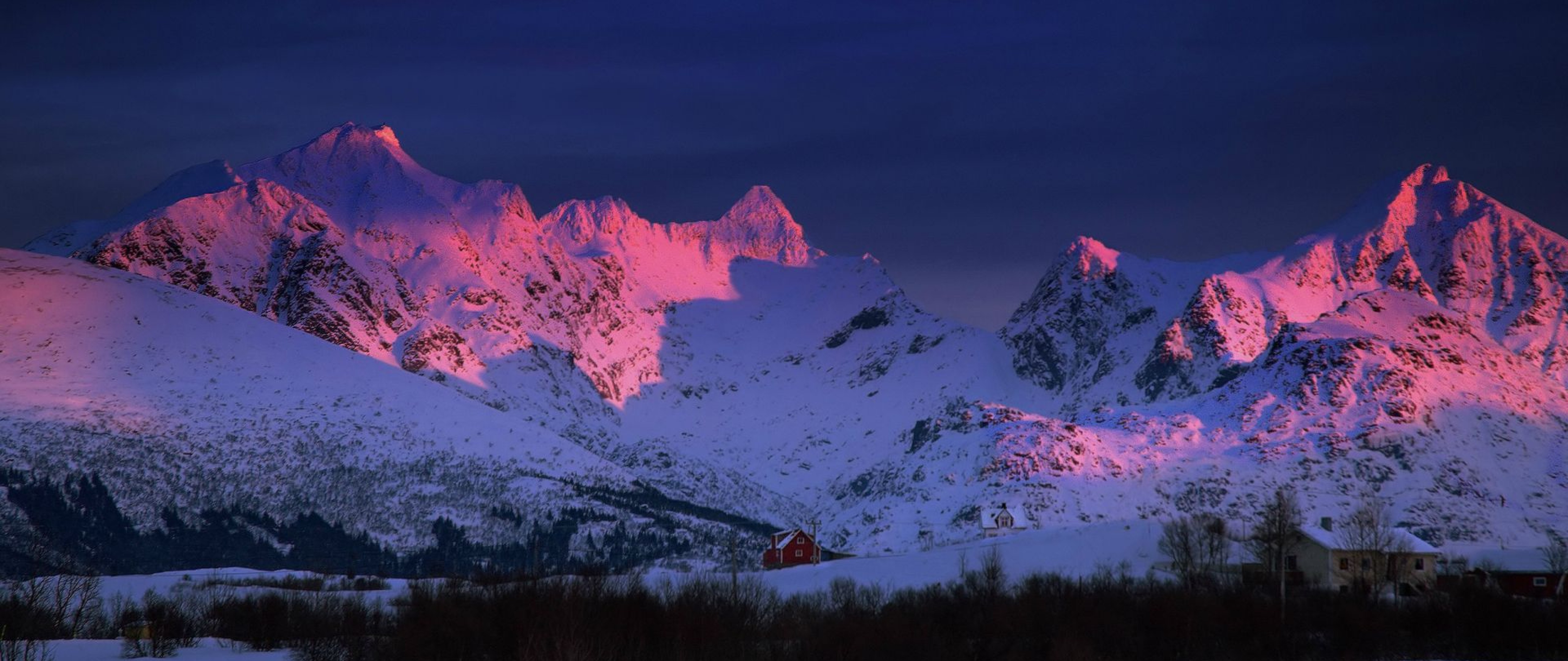 Low Poly 4K Pink Mountains Wallpapers