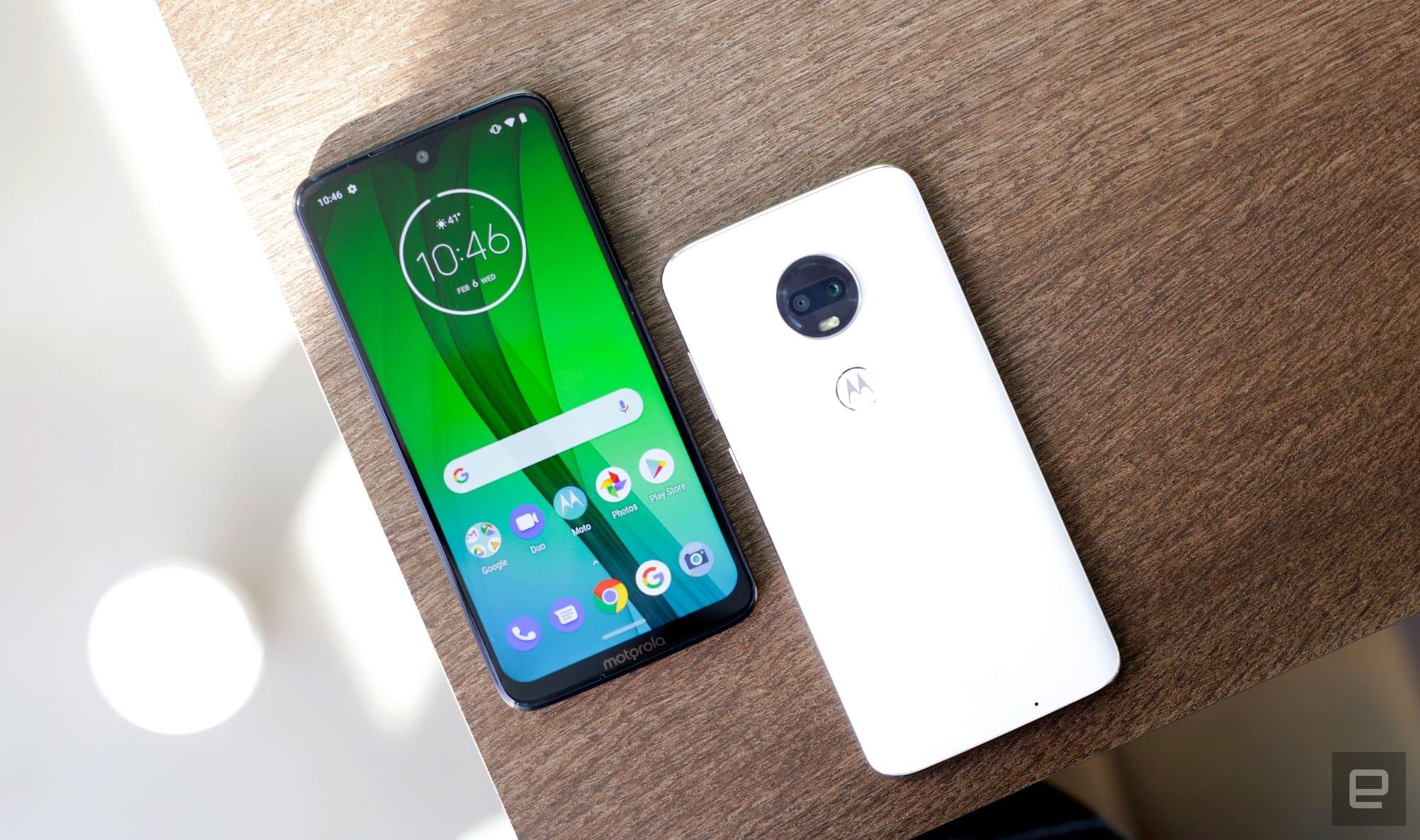 Half Green Light Moto G7 Stock Wallpapers