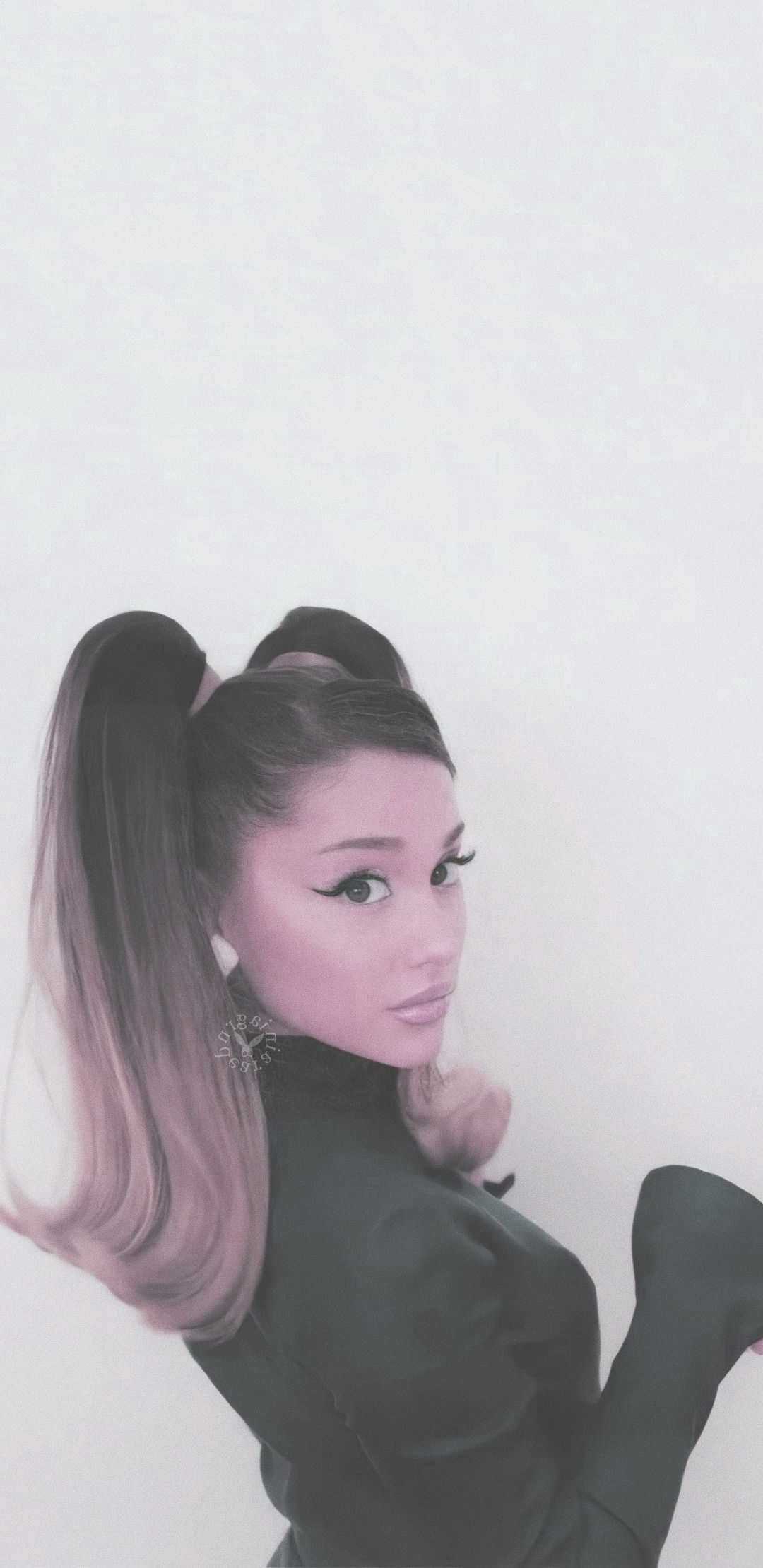 Aesthetic Ariana Grande Wallpapers