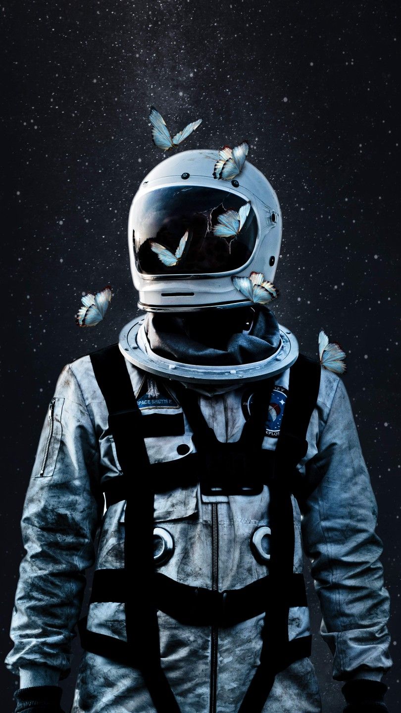 Aesthetic Astronaut Wallpapers