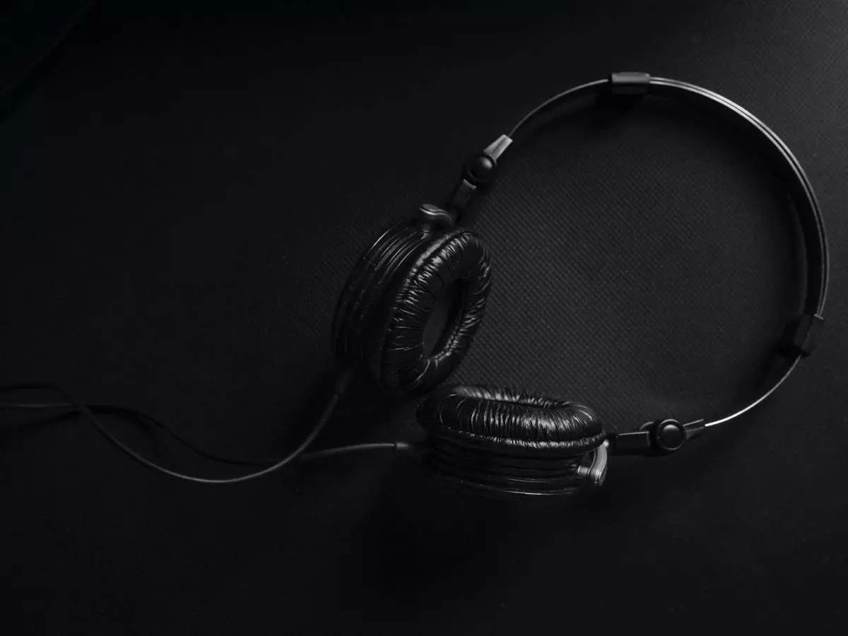 Aesthetic Headphones Wallpapers