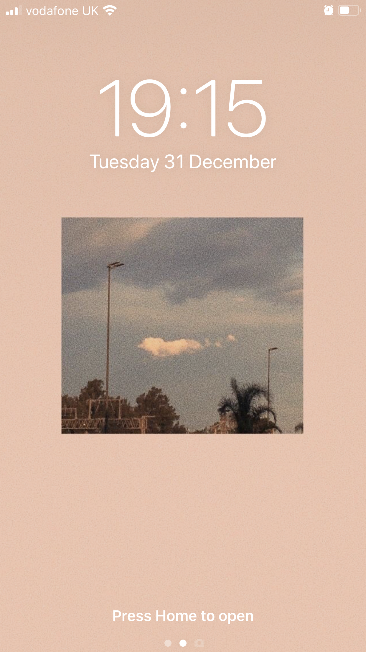 Aesthetic Lockscreen And Homescreen Wallpapers