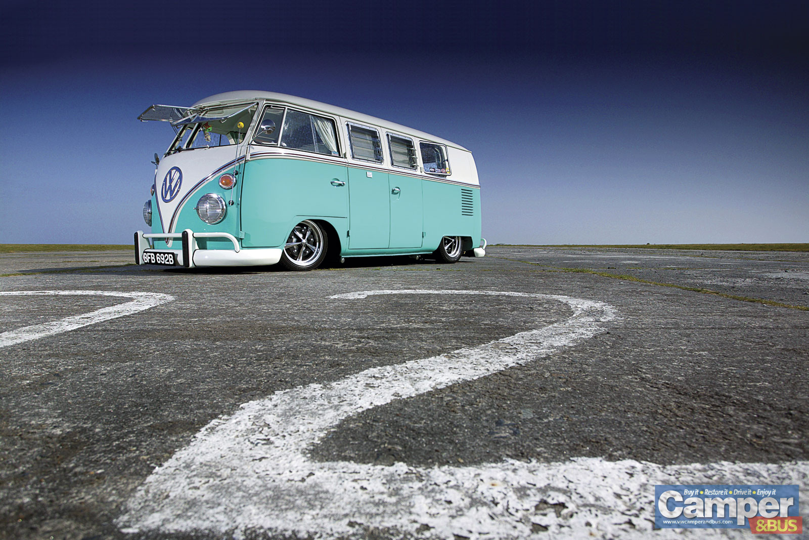 Aesthetic Volkswagen Bus Wallpapers