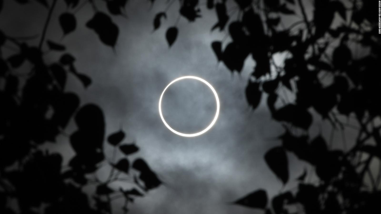 Solar Eclipse Monochrome Wallpapers