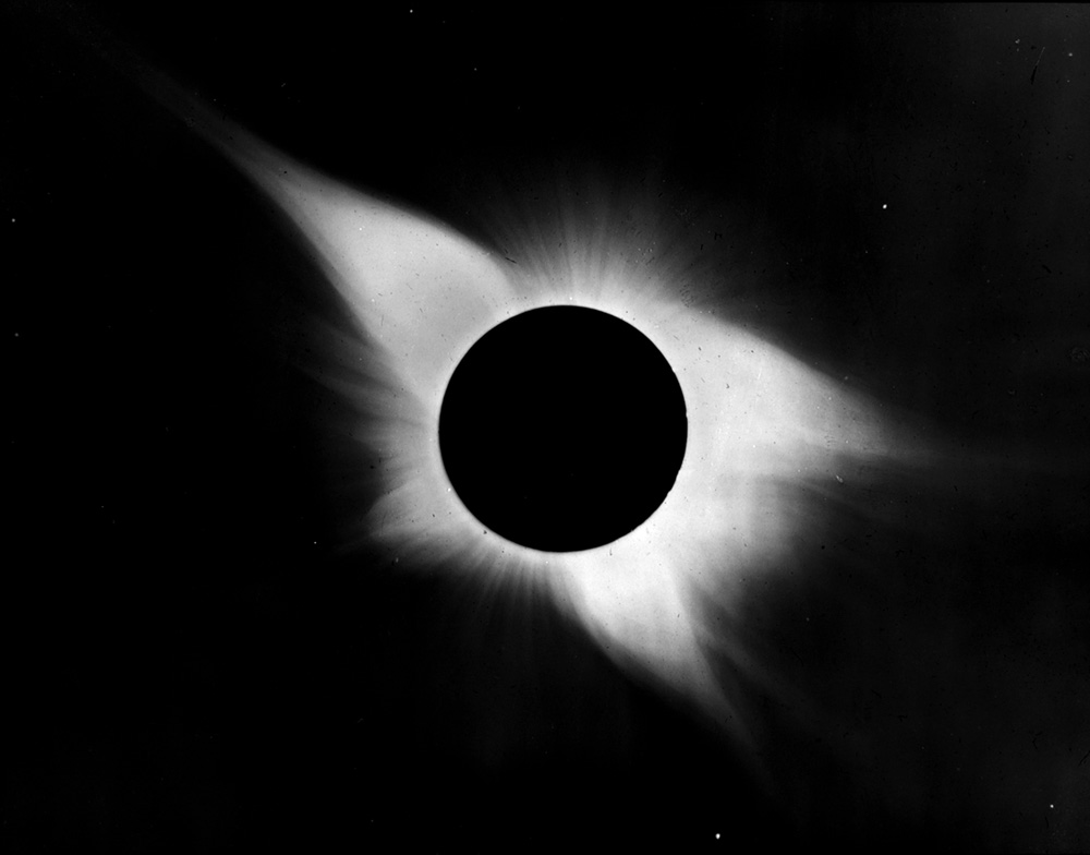 Solar Eclipse Monochrome Wallpapers