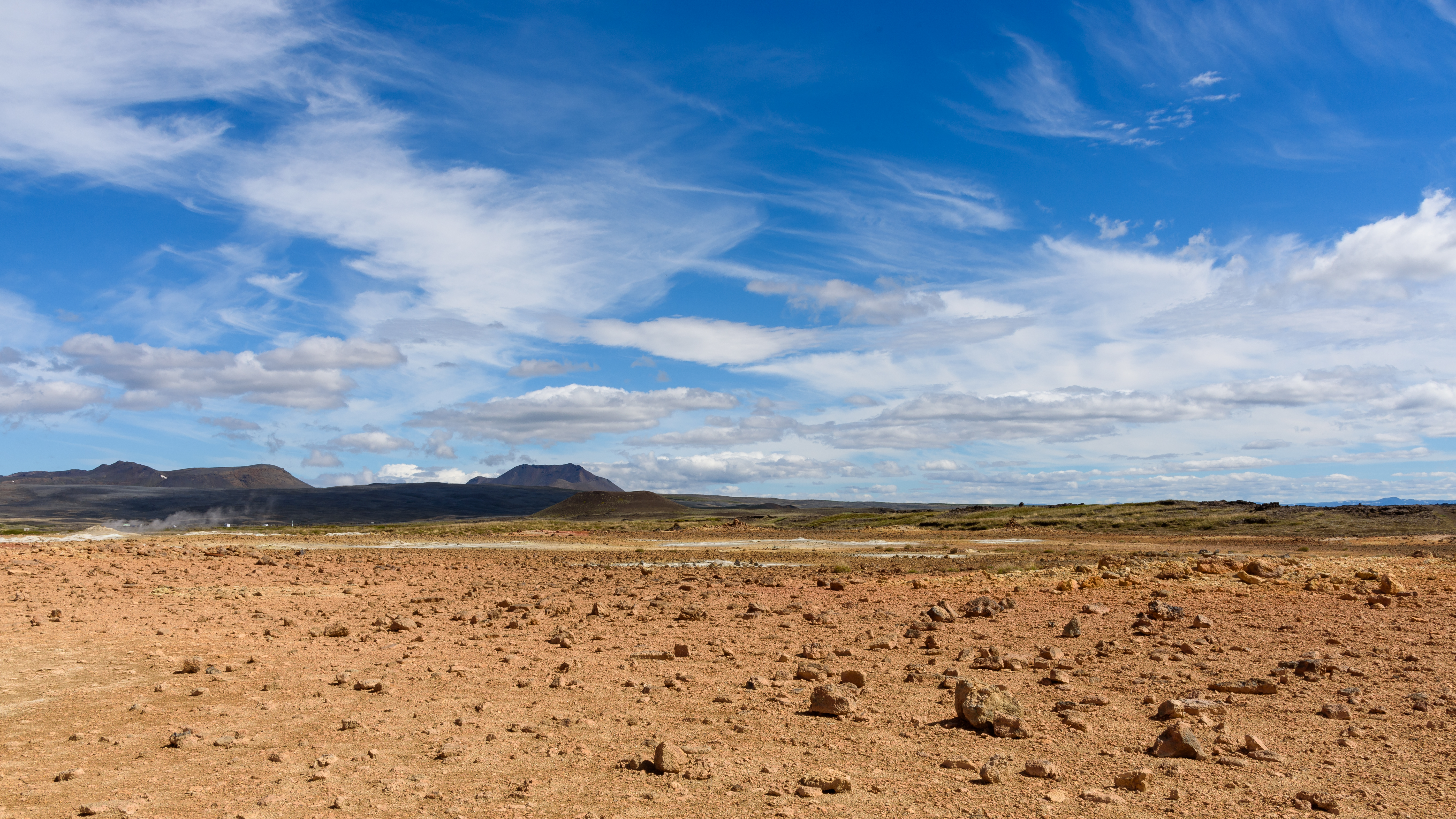 Artistic Cloudy Desert Wallpapers