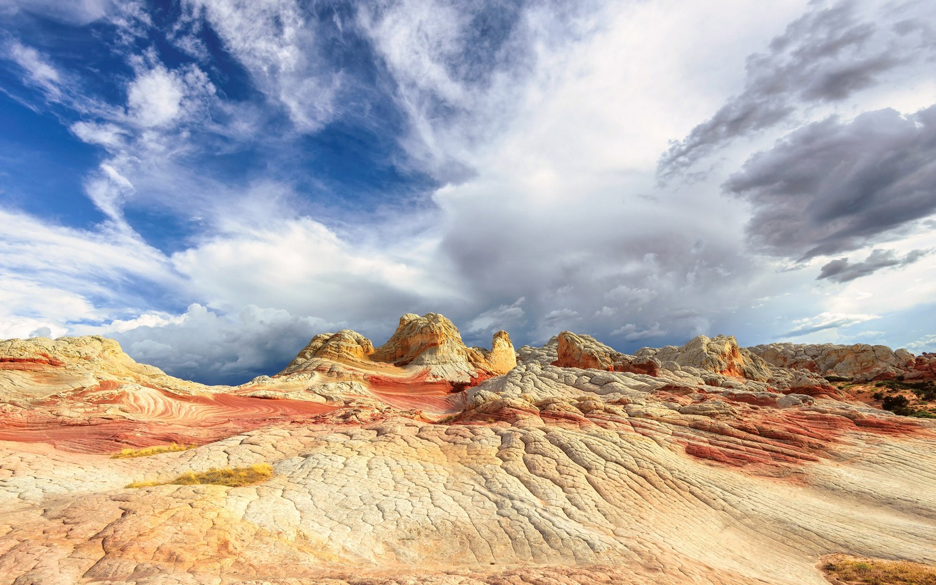 Artistic Cloudy Desert Wallpapers