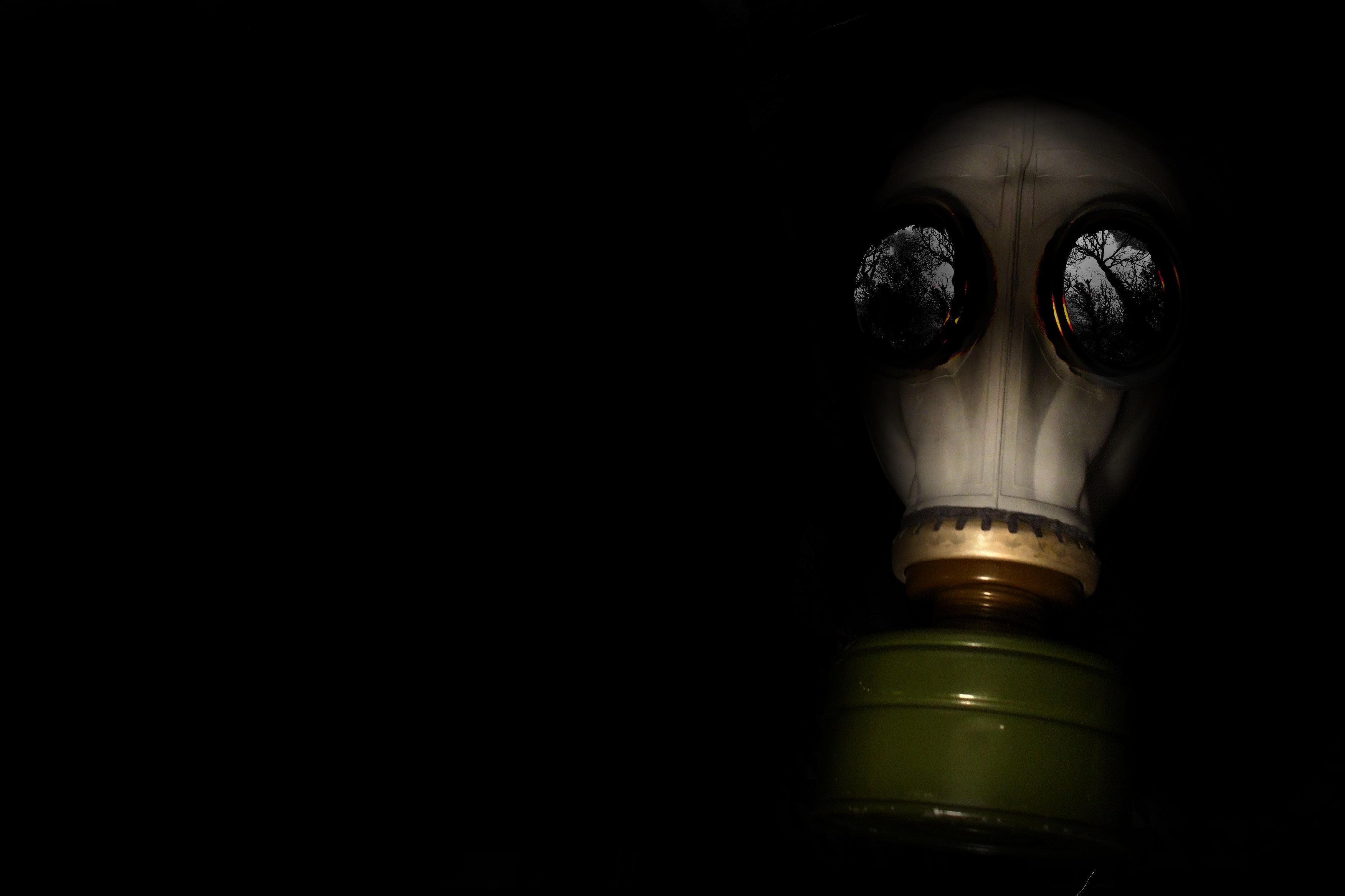 Assassin With Gas Mask 4K Dark Wallpapers