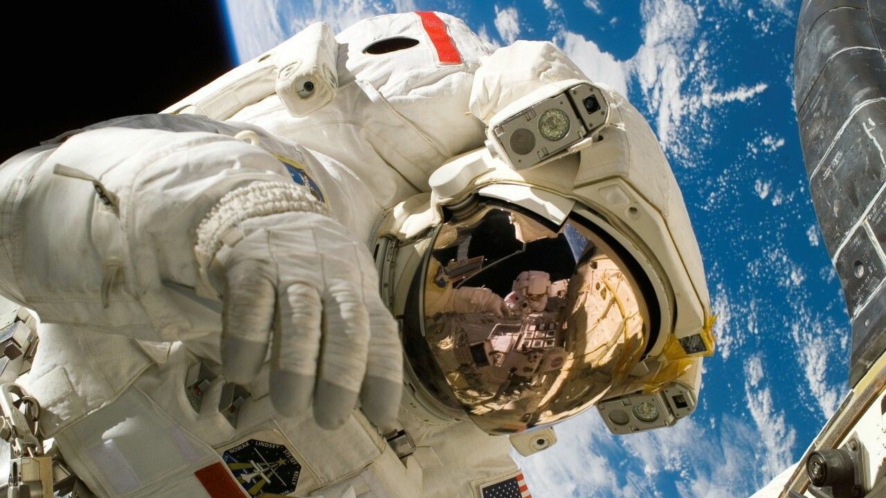 Astronaut Flying In The Space 5K Wallpapers