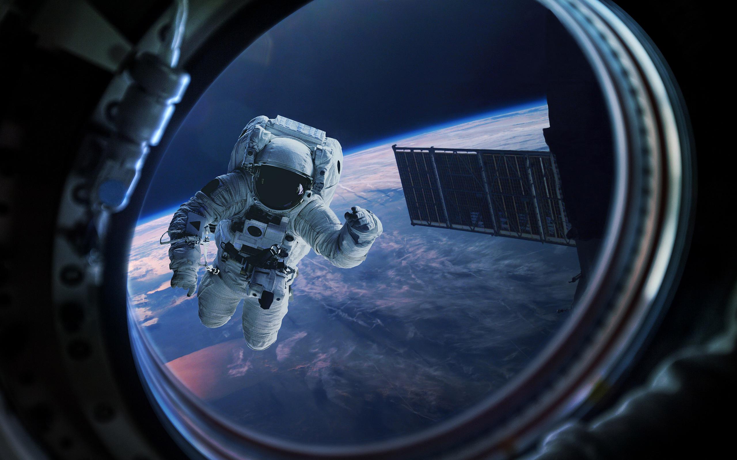 Astronaut Flying In The Space 5K Wallpapers