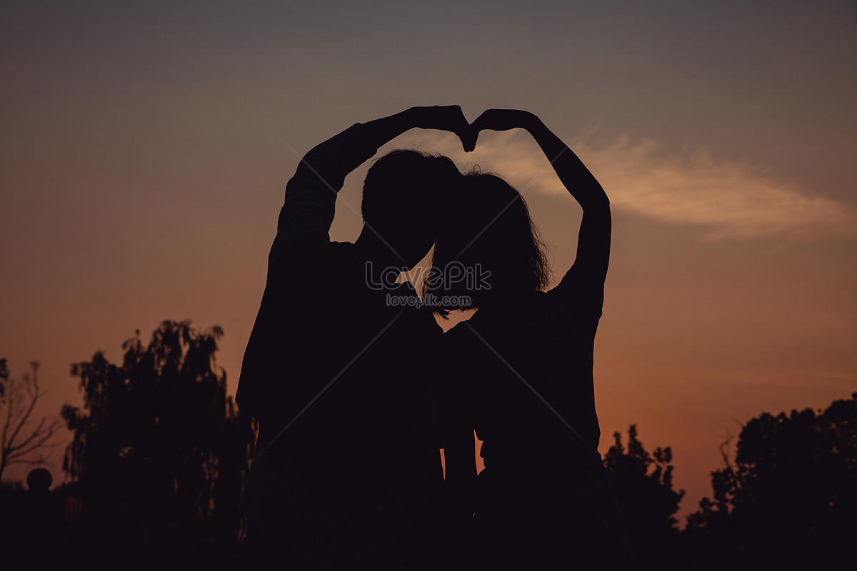 Couple At Sunset Illustration Wallpapers