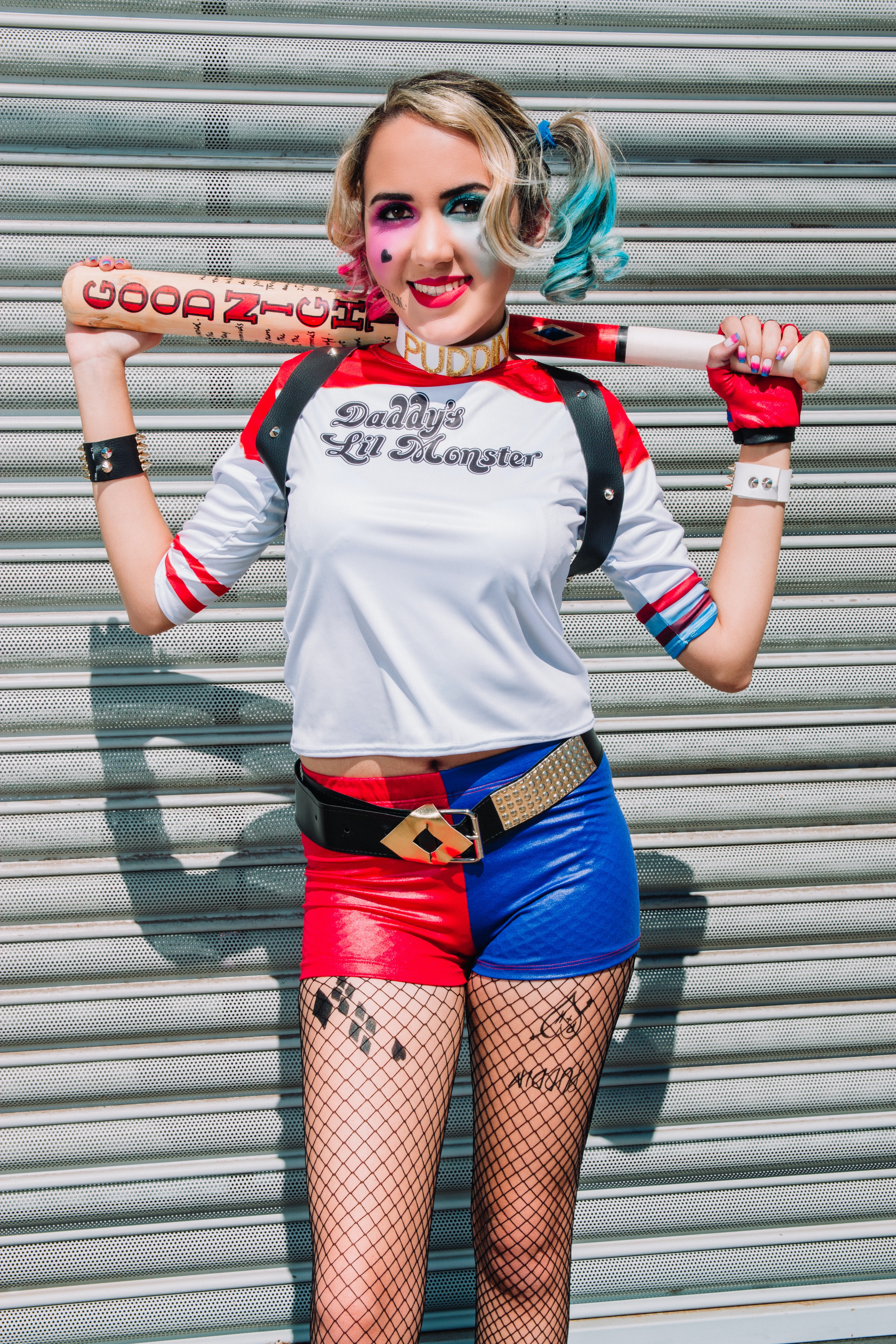 Cute Harley Quinn With Baseball Bat Wallpapers