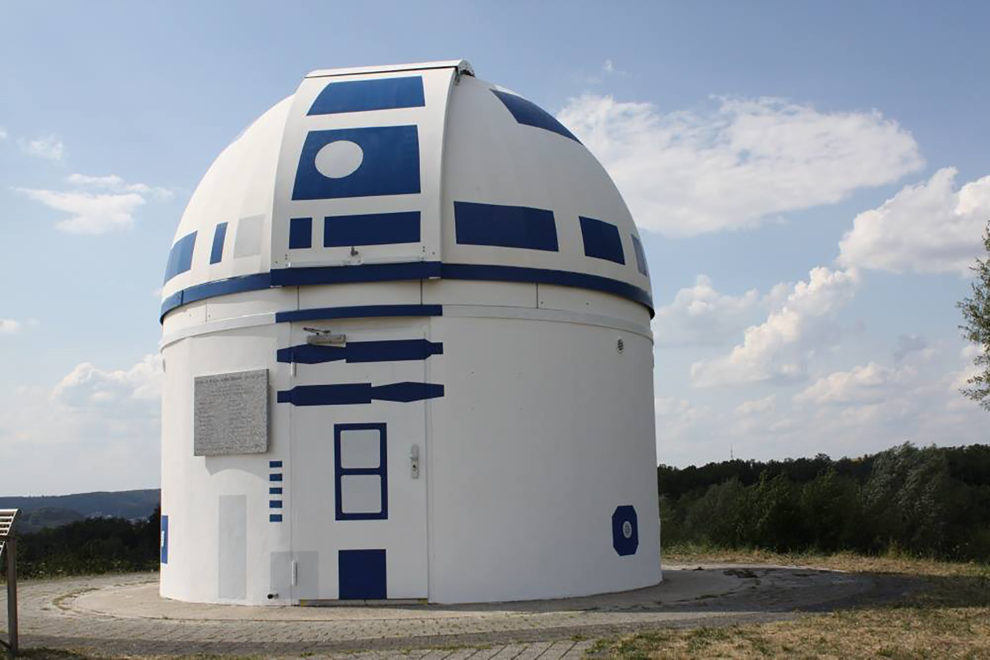 R2-D2 Dome House Art Wallpapers